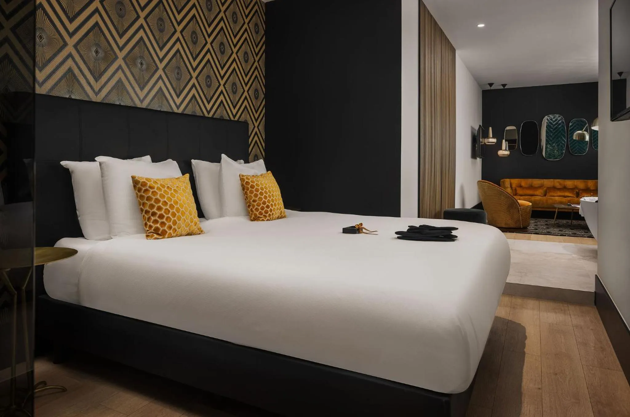 Junior Suite City View in The James Rotterdam