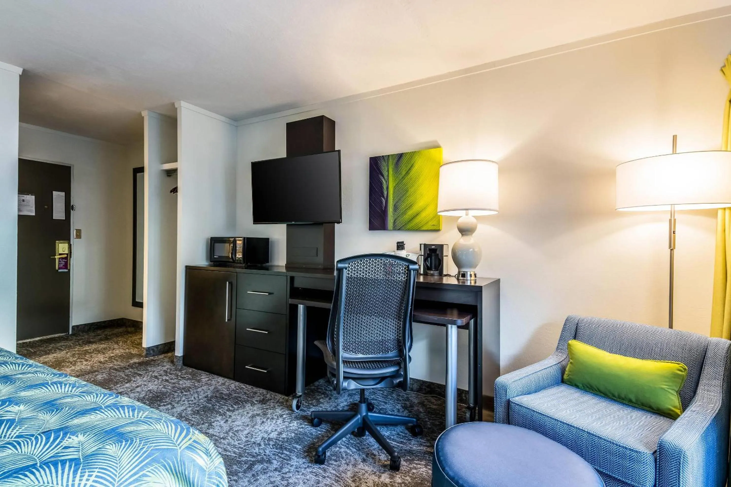 King Room with Courtyard View - Non-Smoking in Oasis Hotel and Conv Center, an Ascend Collection Hotel