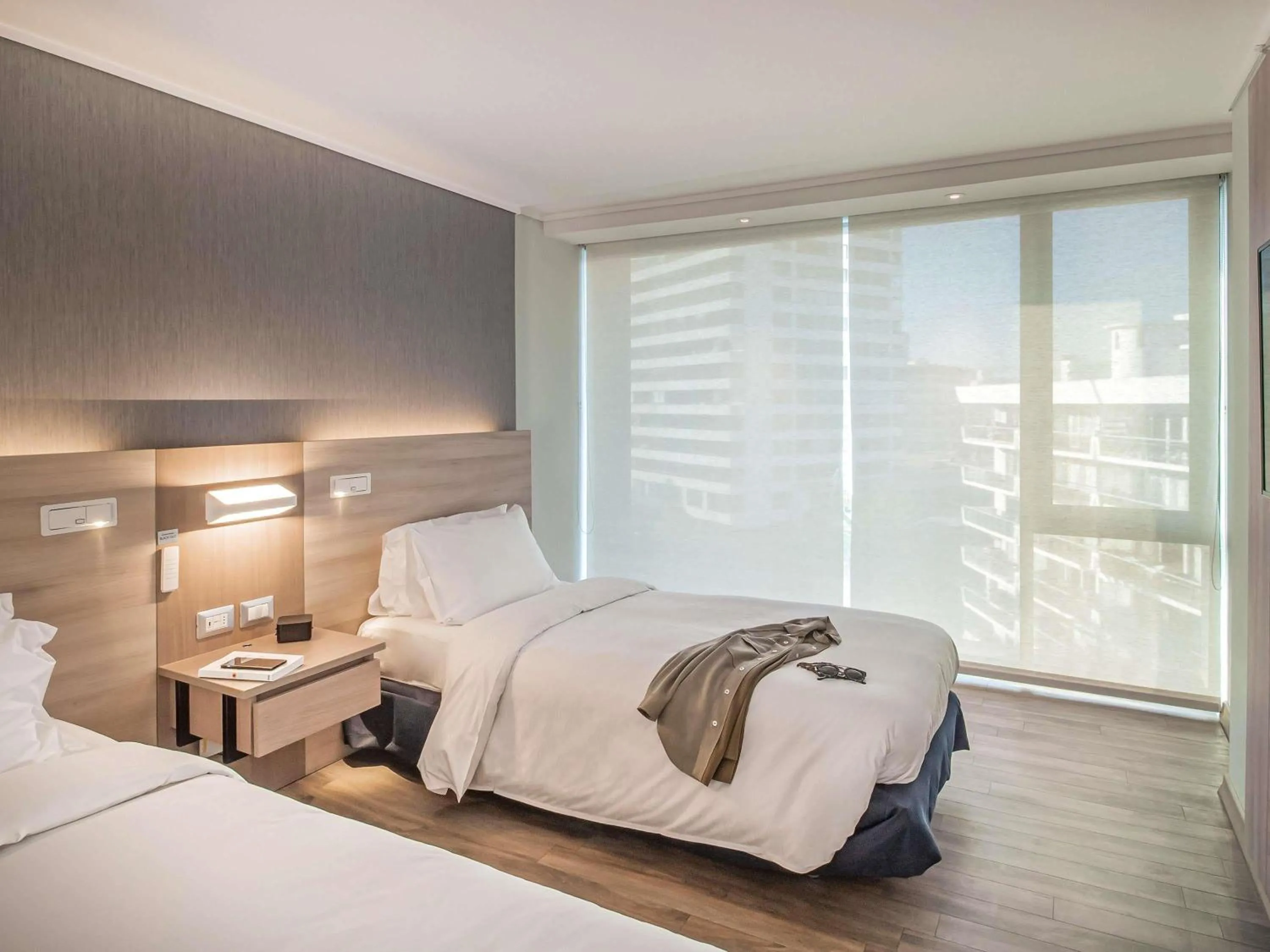 Premium Deluxe Twin Room with City View - Upper Floor in Pullman Vina del Mar San Martin