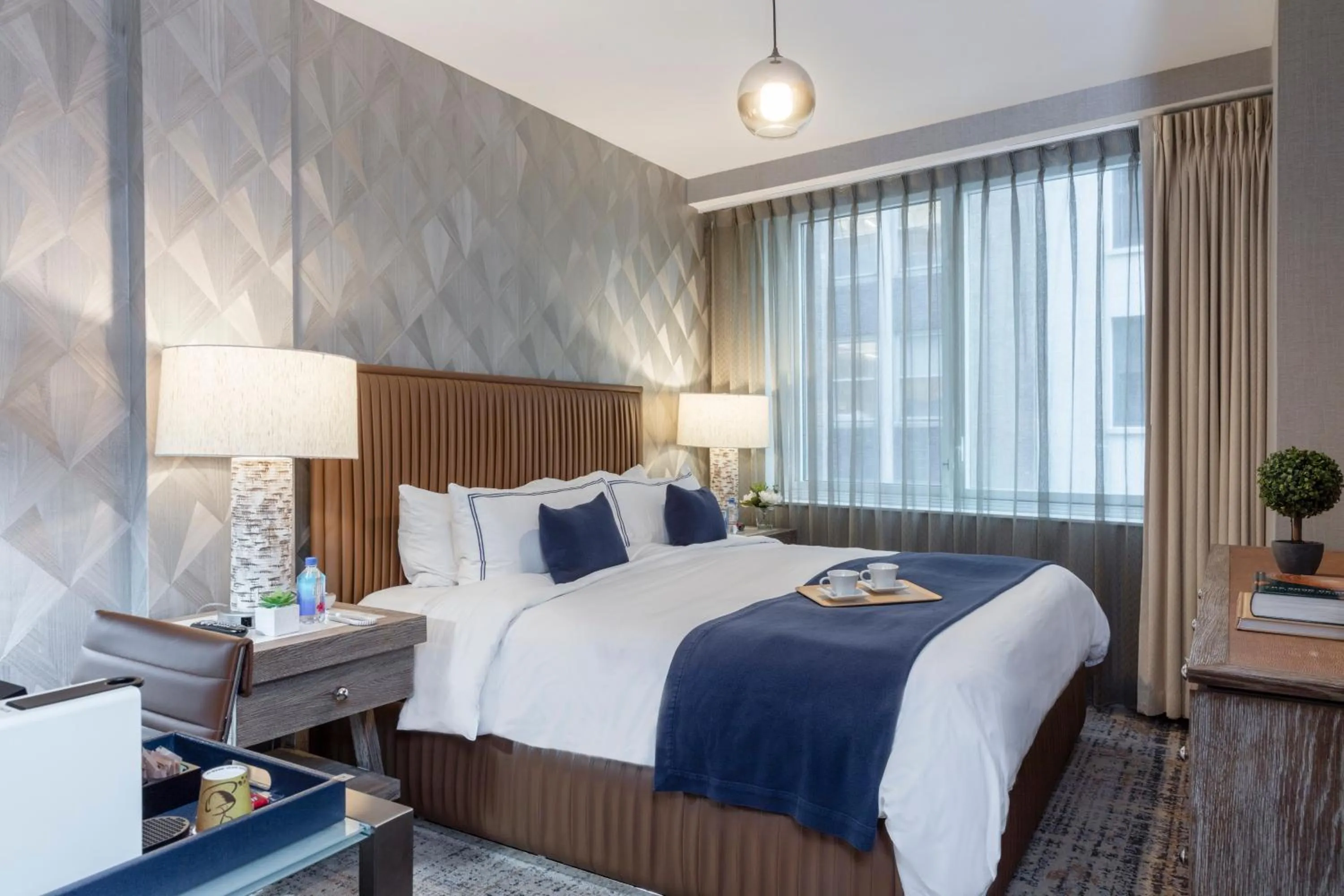 Premier King Room - Accessible in Artezen Hotel