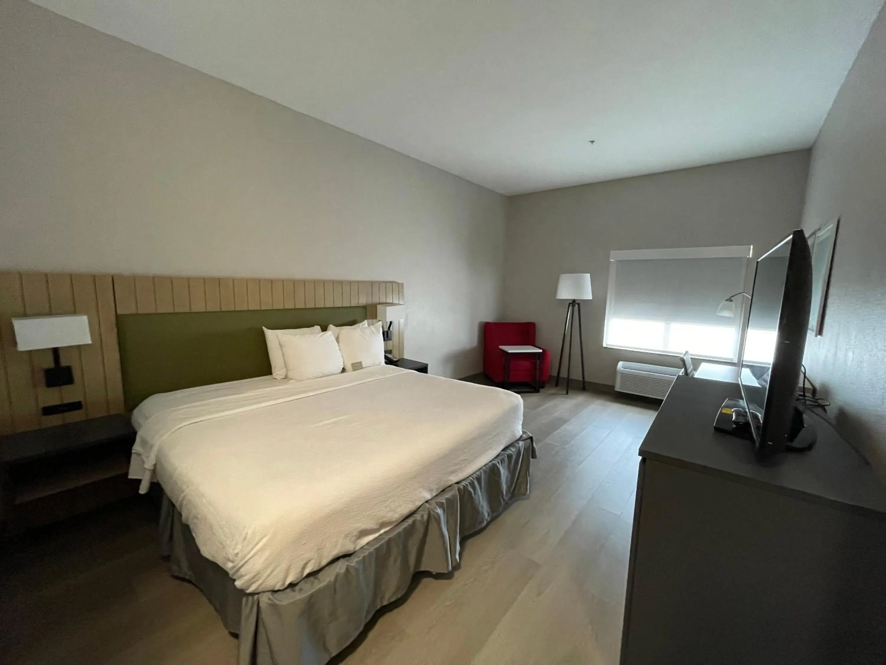 King Room in Country Inn & Suites by Radisson, Midway - Tallahassee West