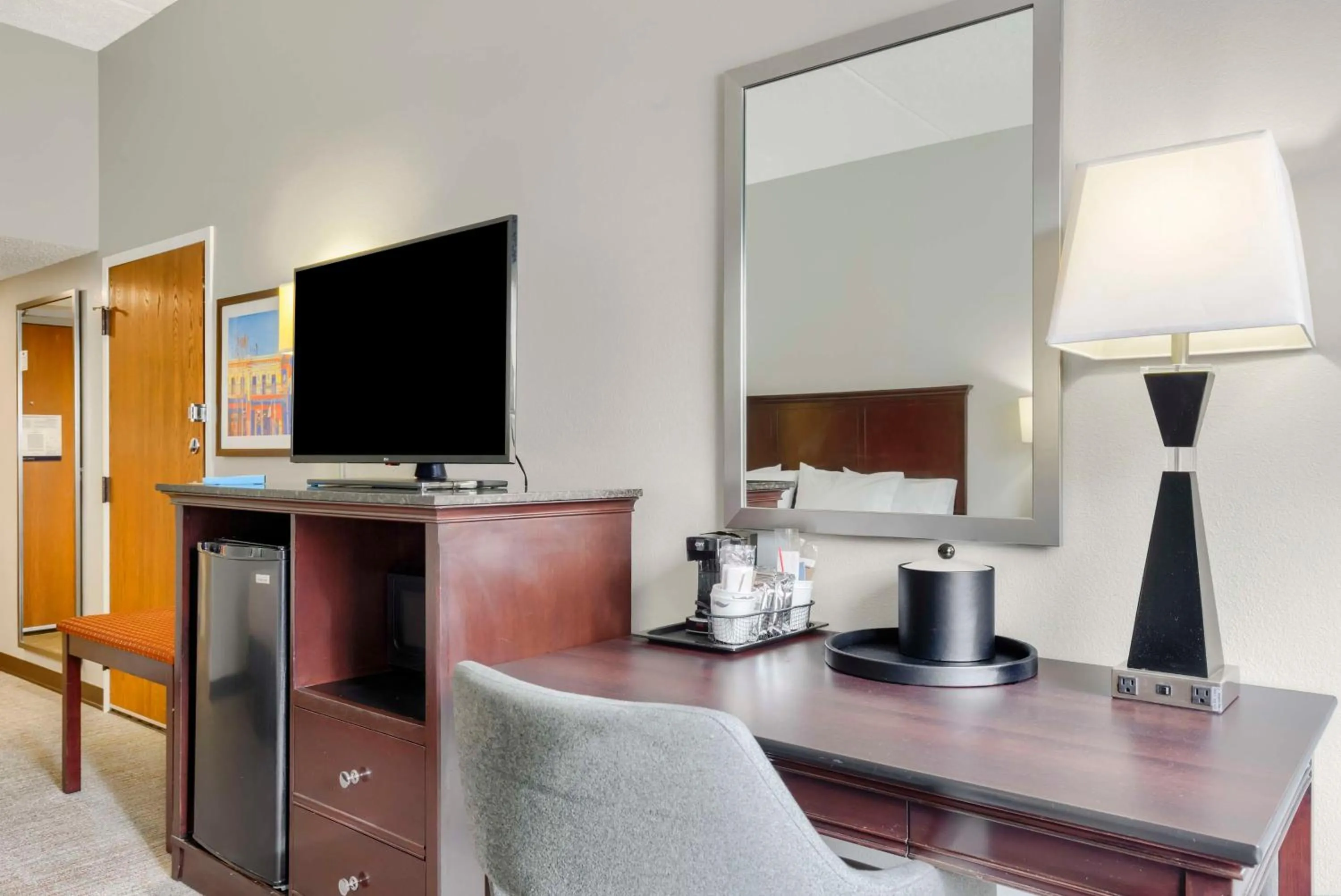 King Room - Mobility Access/Non-Smoking in Hampton Inn Mobile-I-10/Bellingrath Gardens