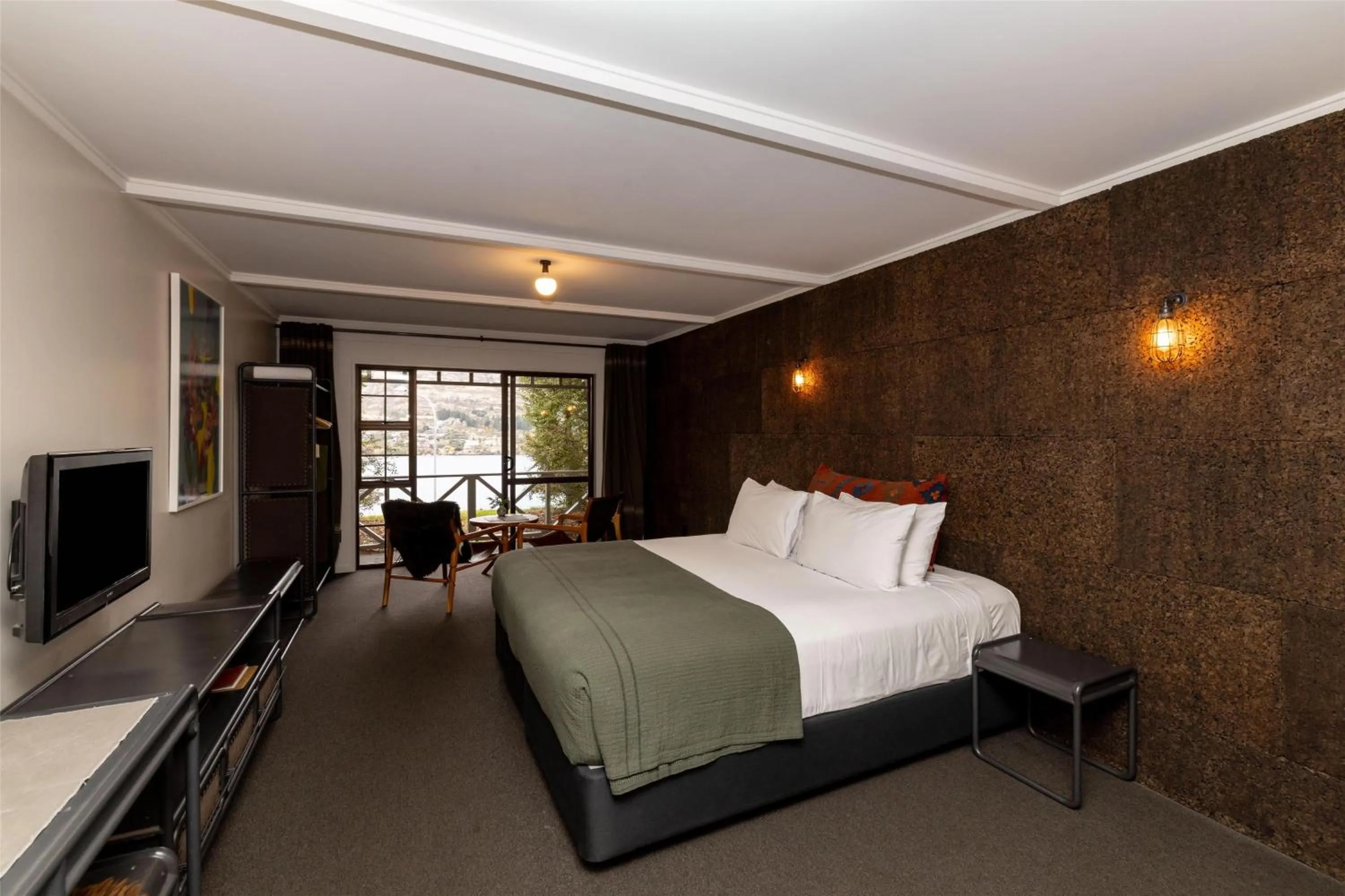 Premium King Room with Lake View in Sherwood Queenstown