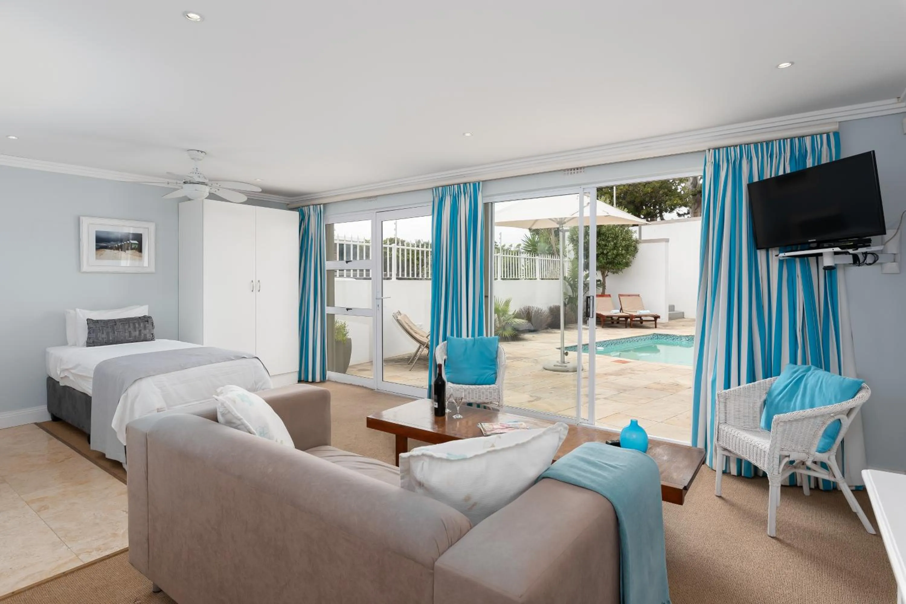 Double Room with Kitchenette and Pool View in 61 on Camps Bay
