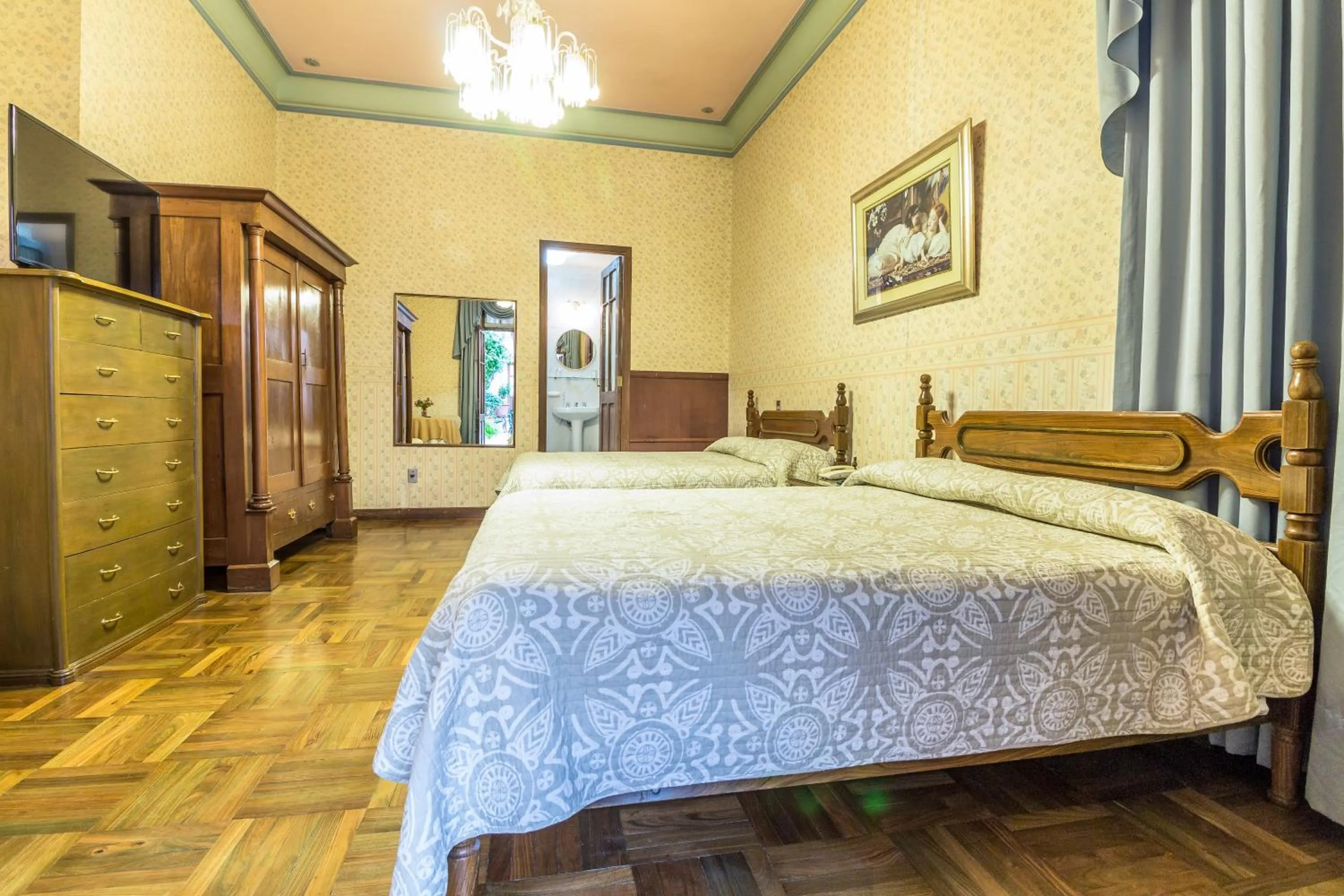 Deluxe Double Room in Capital Plaza Hotel