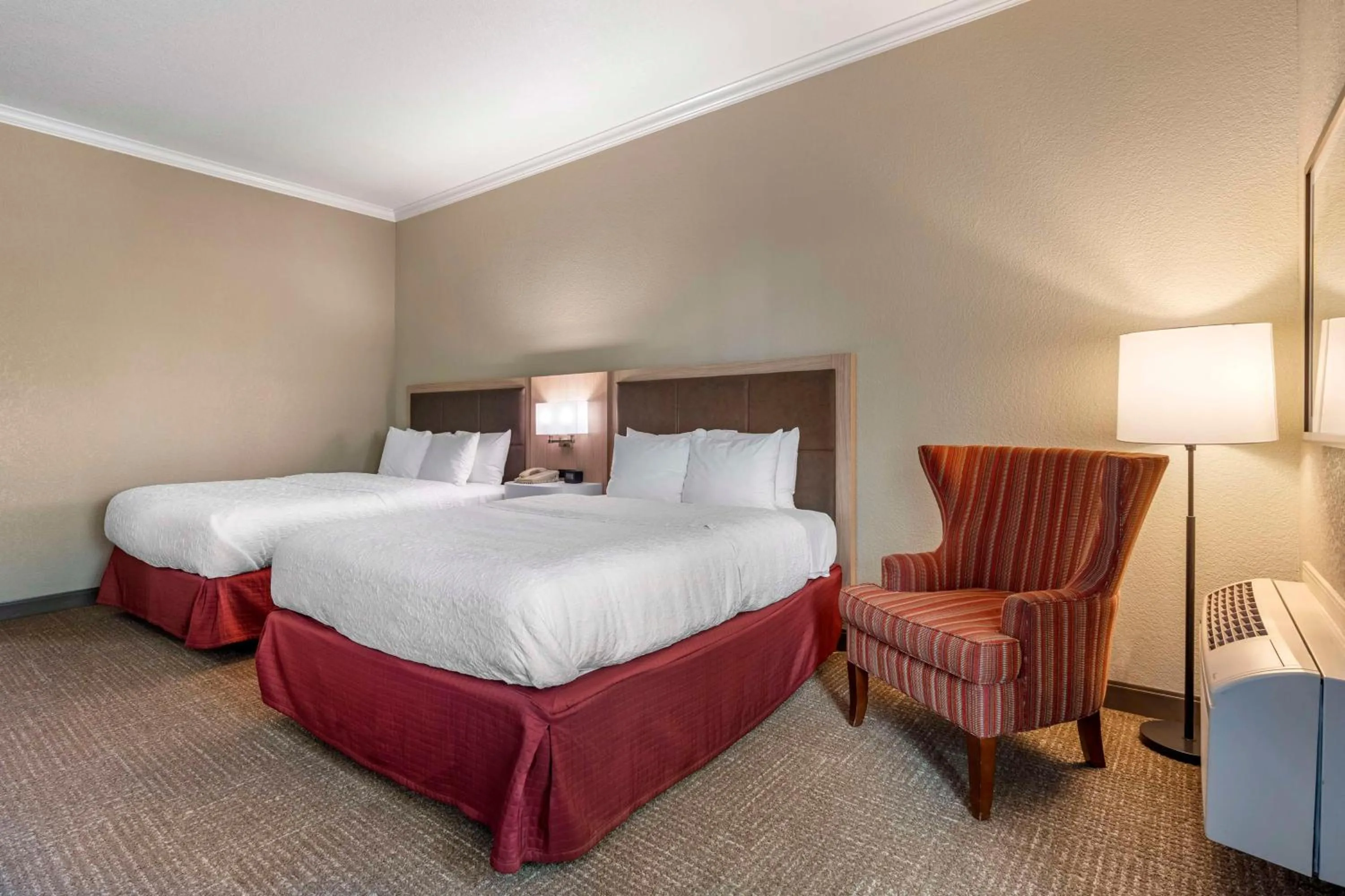 Queen Room with Two Queen Beds with City View  in Hampton Inn Ukiah