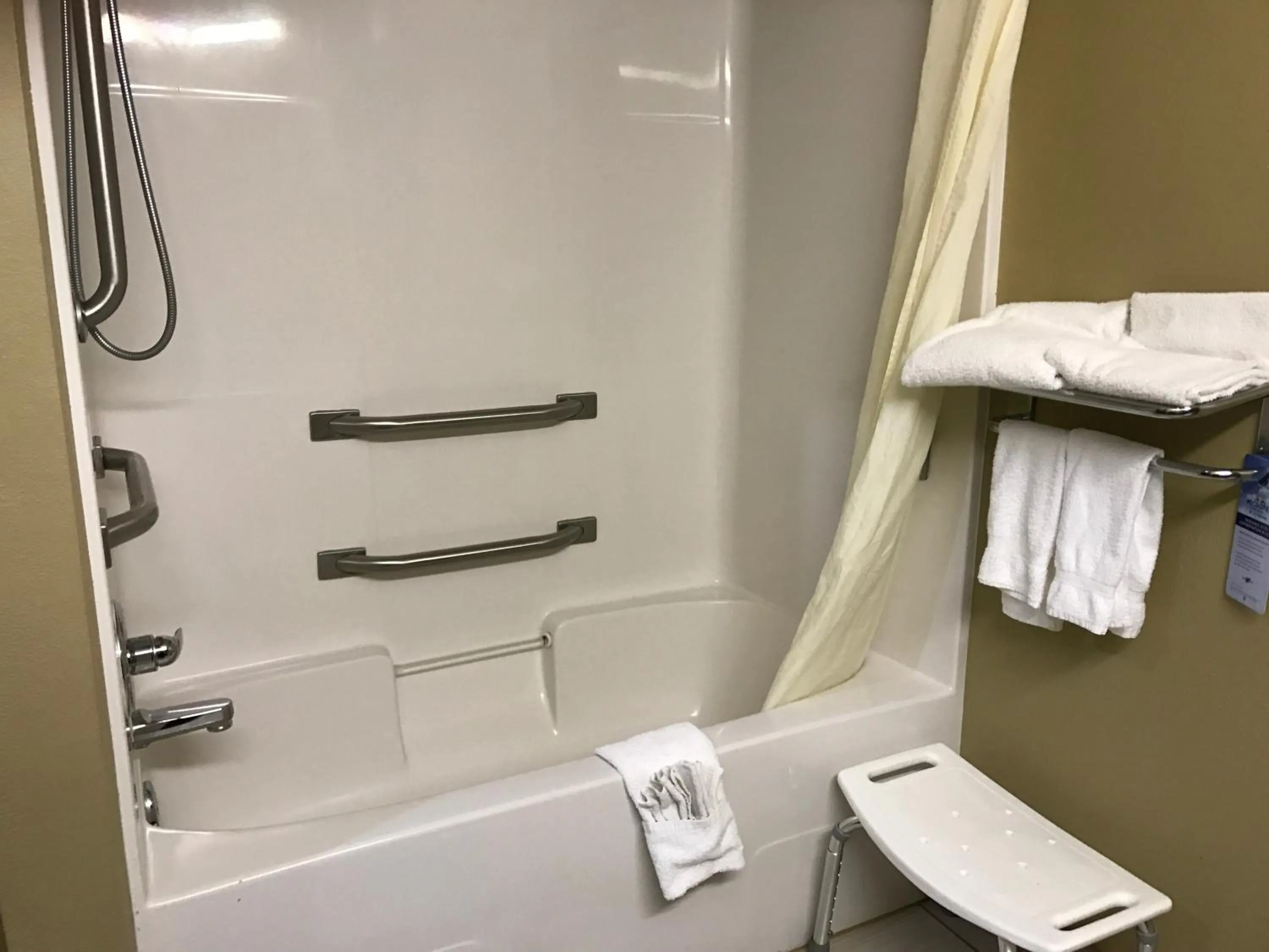 Queen Room - Mobility Access/Non-Smoking in Microtel Inn & Suites by Wyndham Lithonia/Stone Mountain