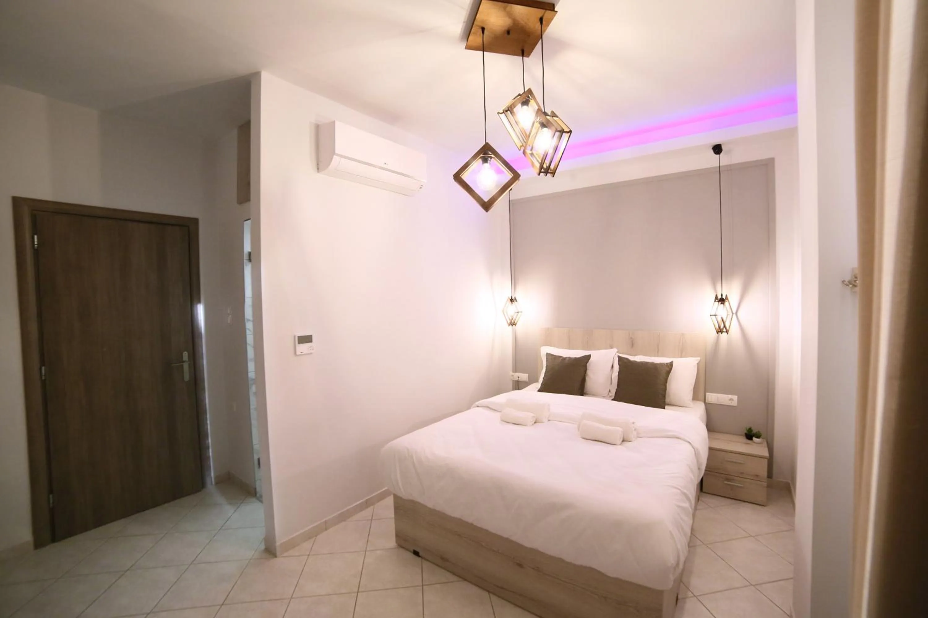 Standard Double or Twin Room with Balcony in Idi Hotel