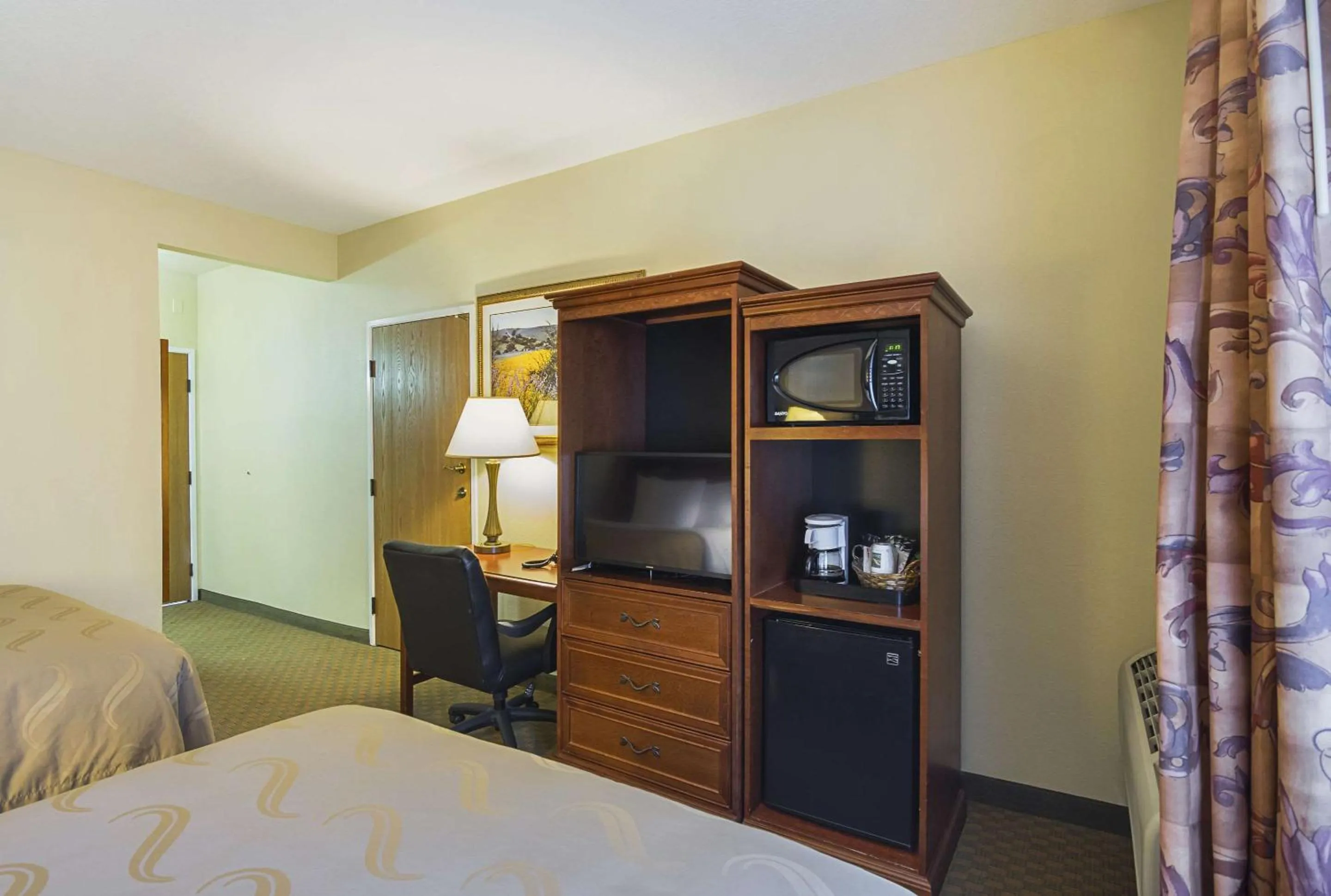 Double Room with Two Double Beds - Non-Smoking in Quality Inn Fresno Yosemite Airport