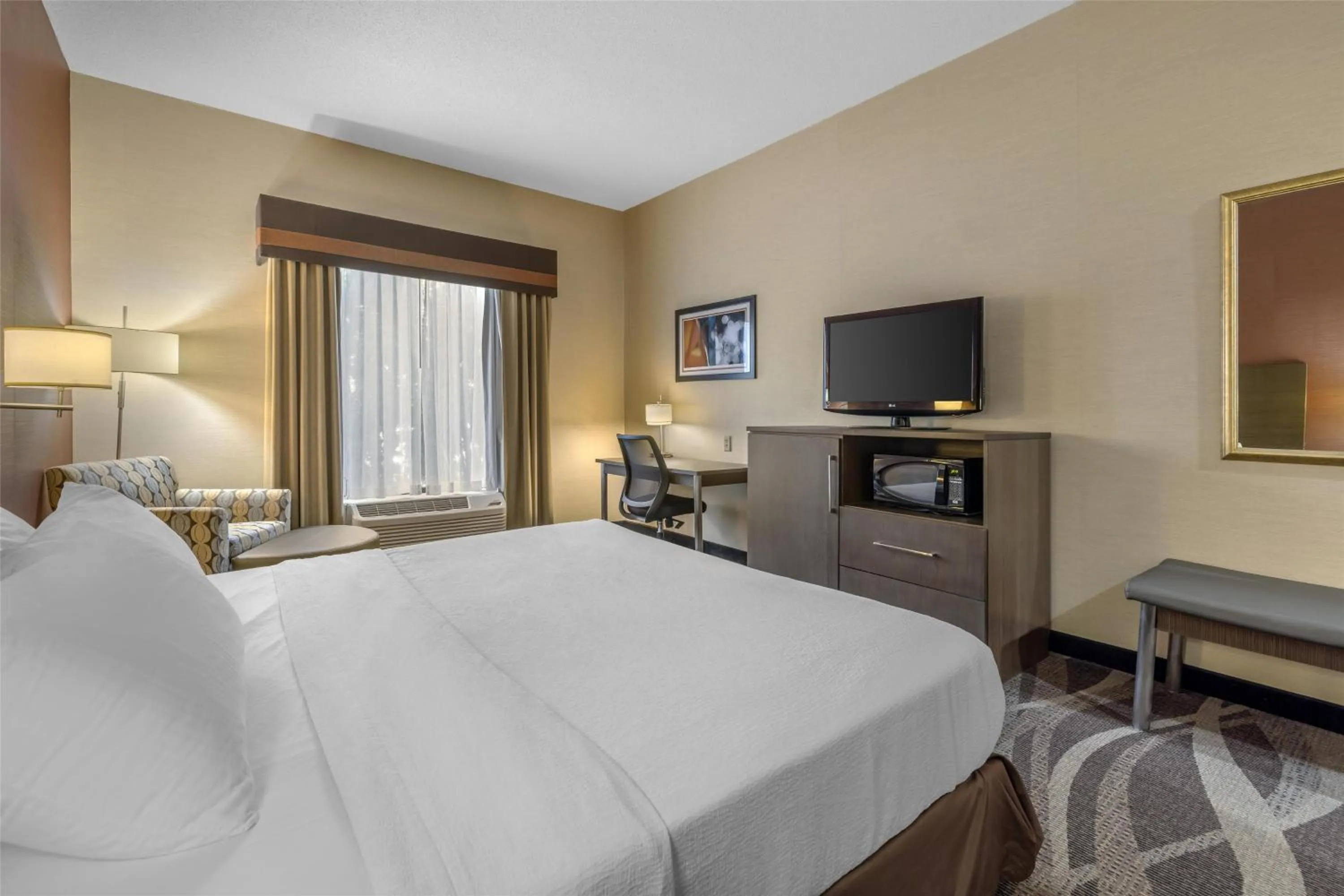 King Room with Walk-in Shower - Disability Access in Best Western Plus University Inn