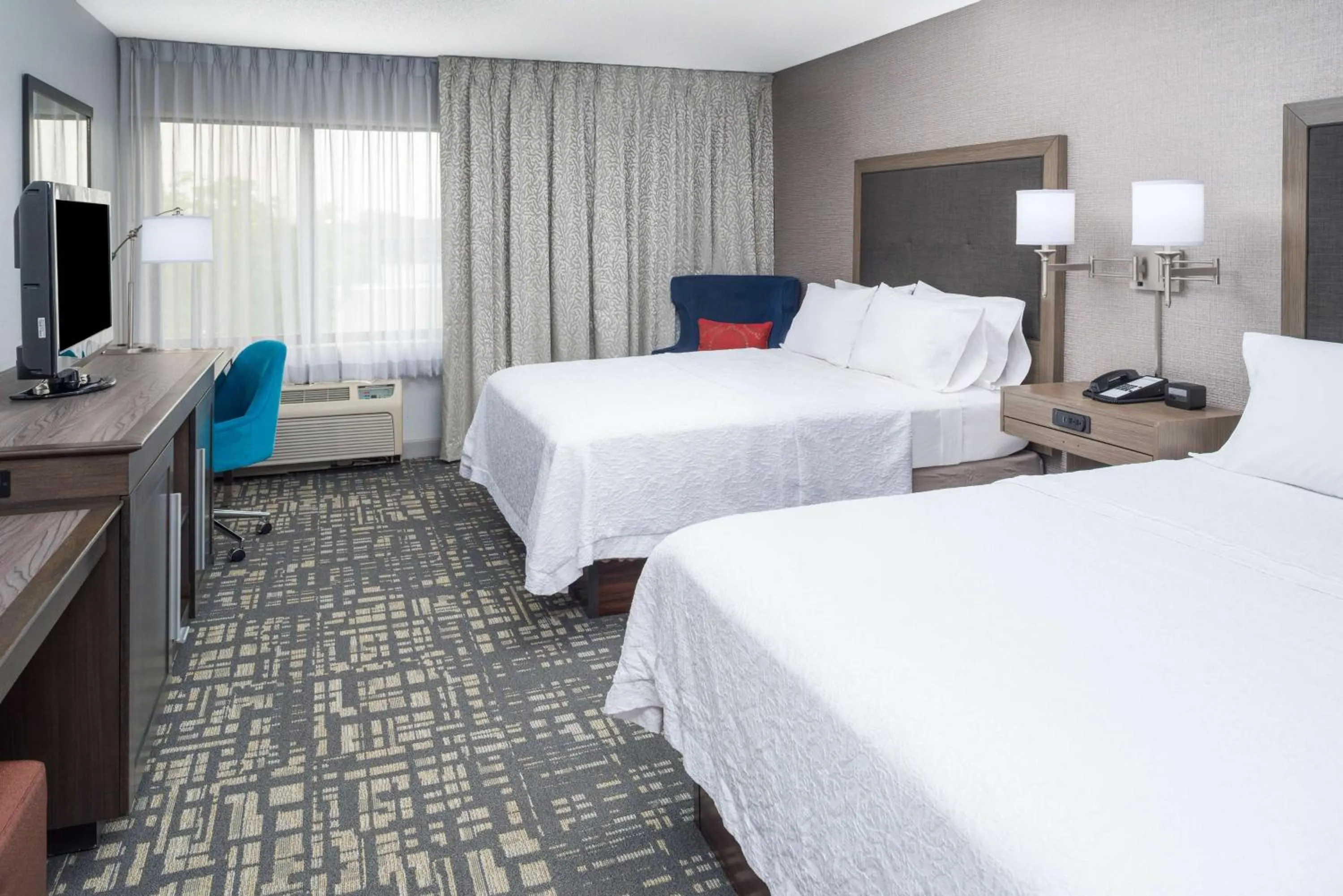 Queen Room with Two Queen Beds - Non-Smoking in Hampton Inn North Sioux City
