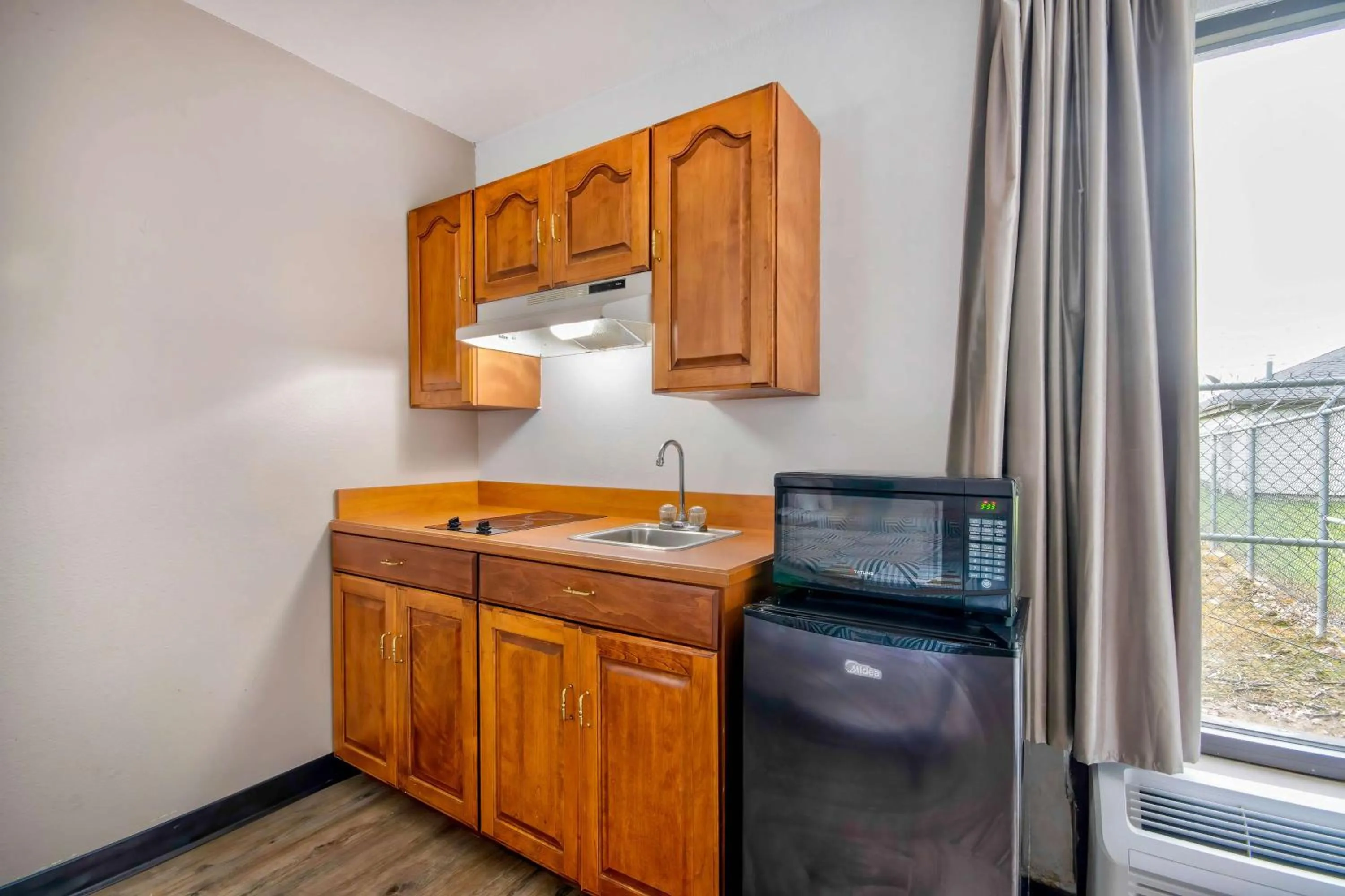 Deluxe Quadruple Room - Smoking in Motel 6-Abbeville, LA