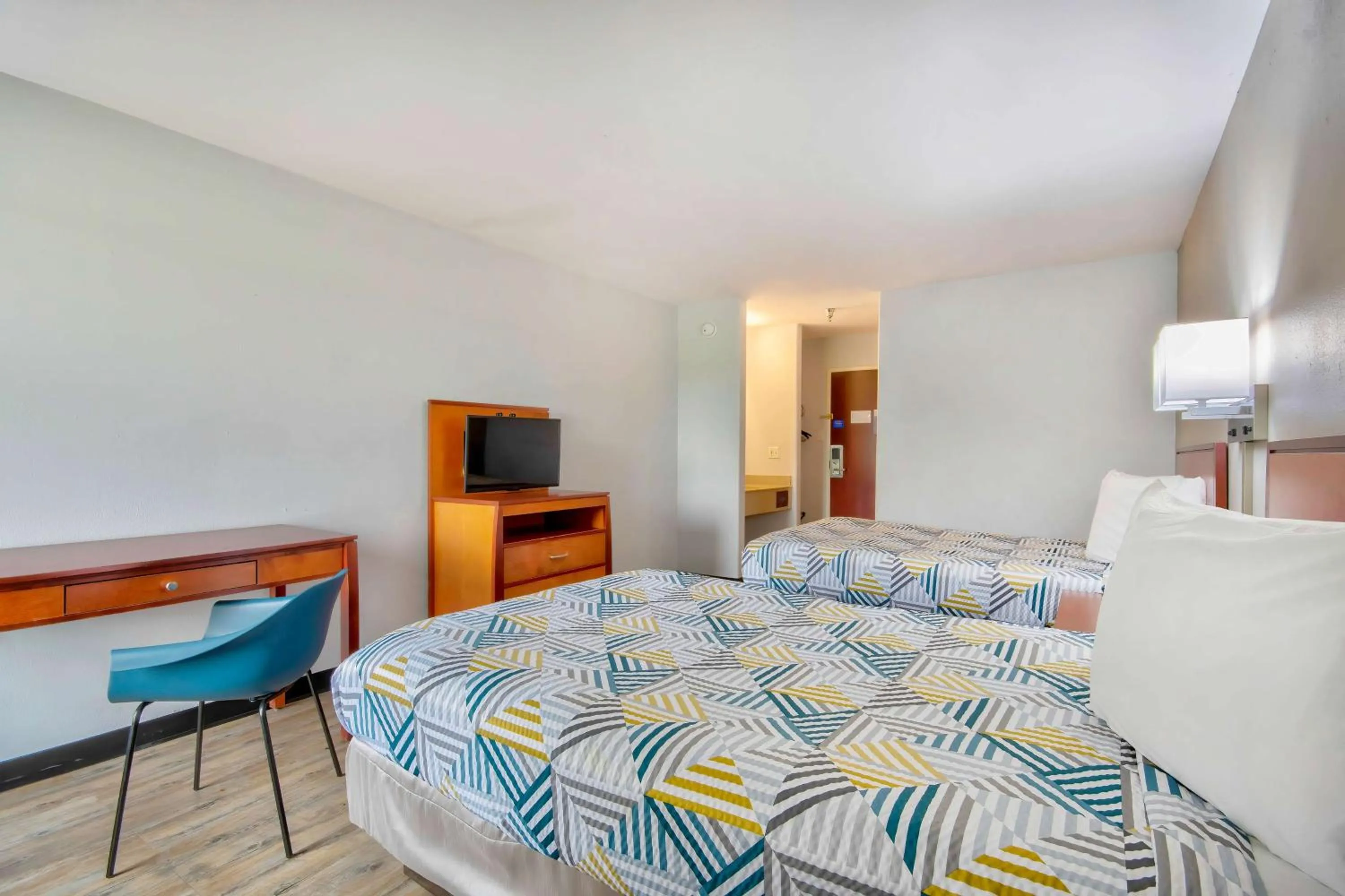 Quadruple Room - Smoking in Motel 6-Abbeville, LA