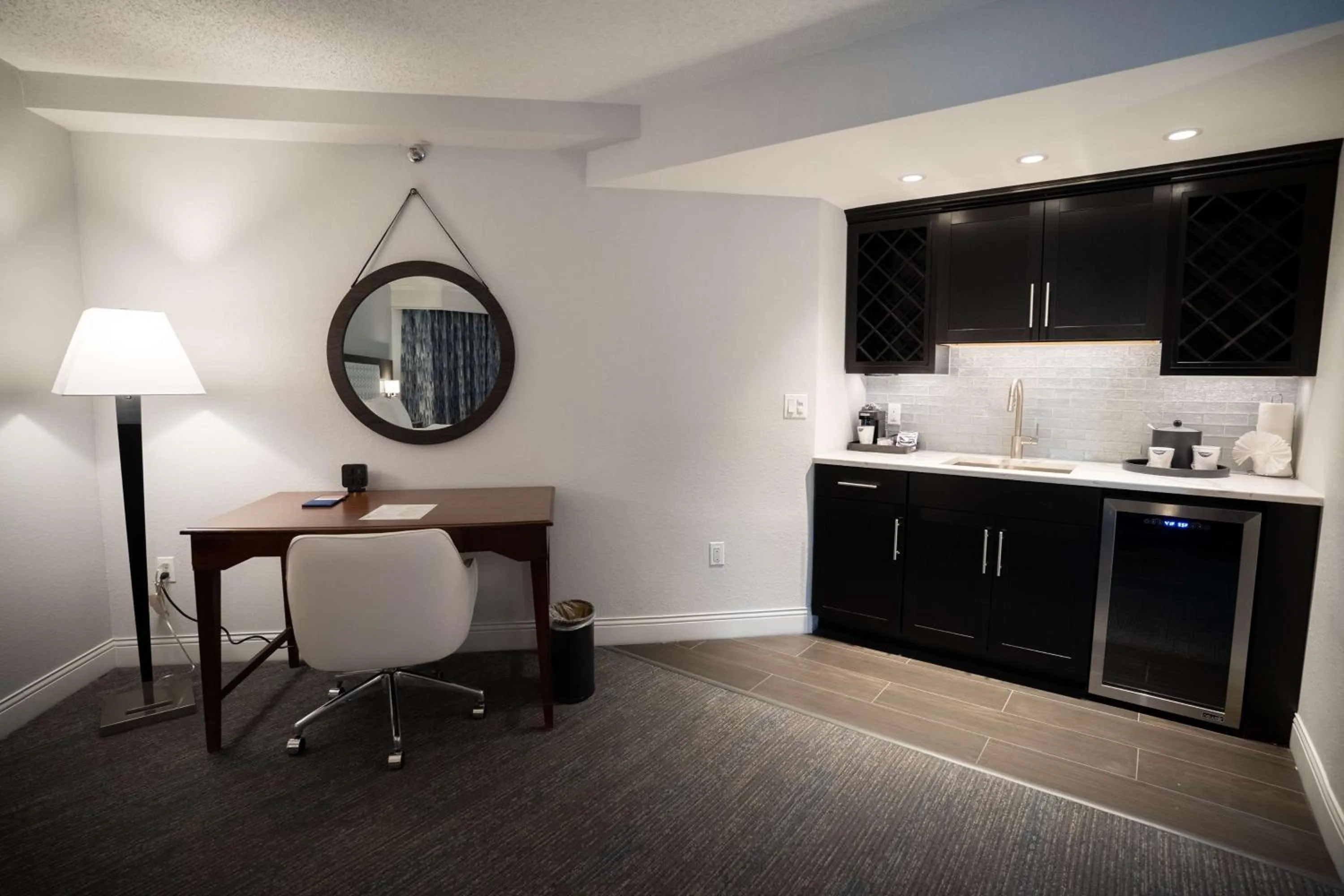 Junior King Suite - Non-Smoking in Hampton Inn & Suites Fairfield