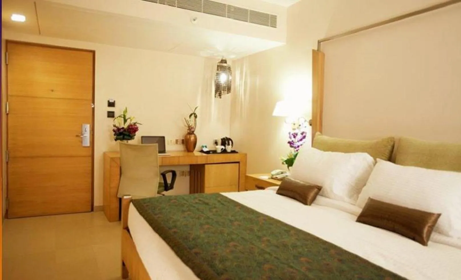 Superior  Room - single occupancy in Ginger Dona Paula, Goa