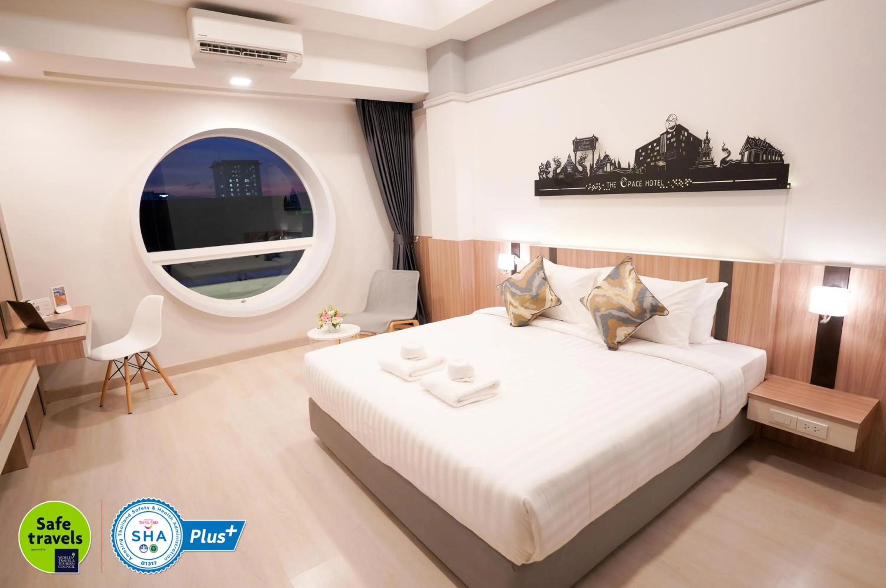 Premier King Room in The Space Hotel Chiang Rai