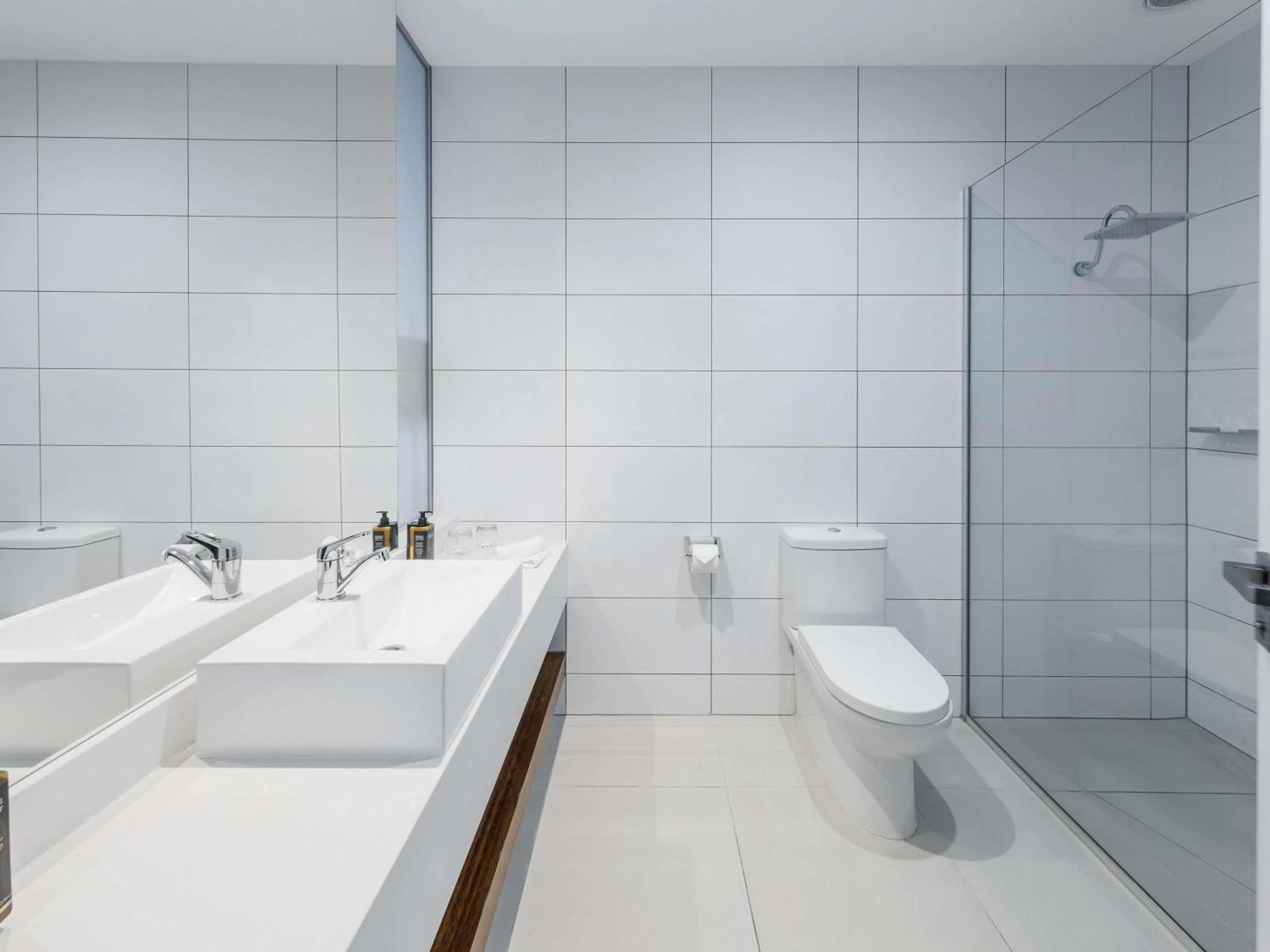 Standard King Room with King Bed in Mercure Melbourne Caroline Springs