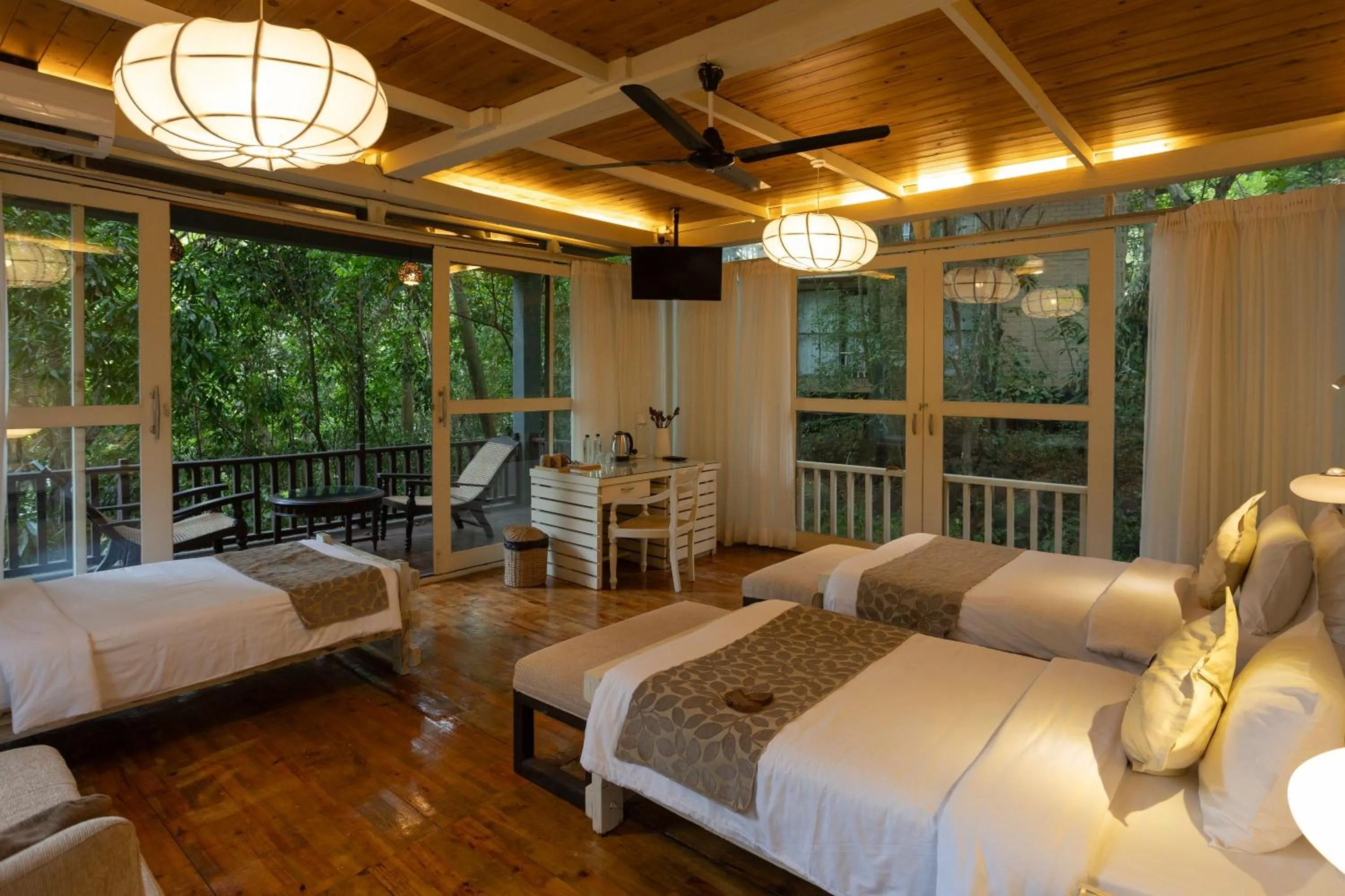 Superior Twin Room in Jungle Village Unawatuna