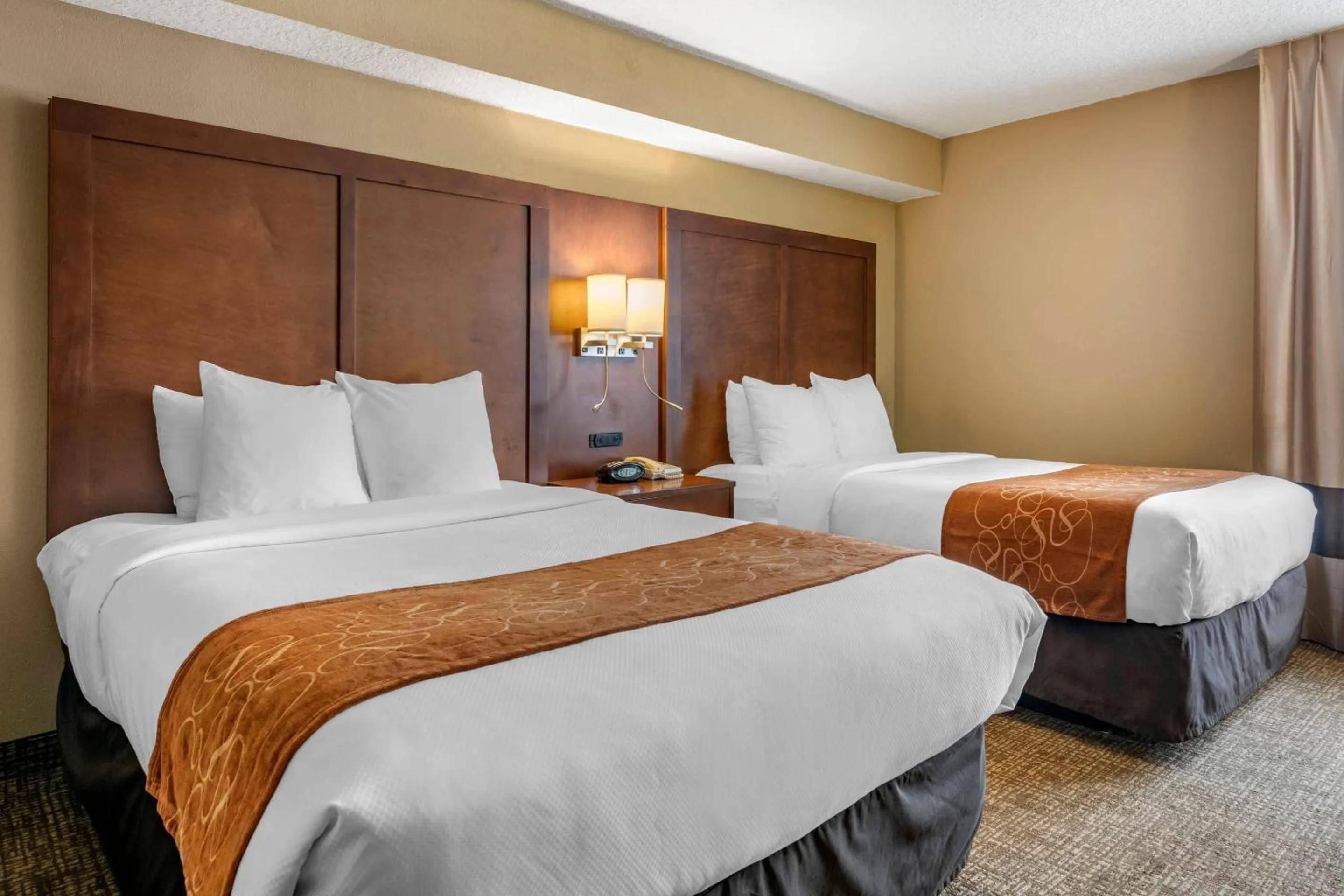 Suite with Two Double Beds in Comfort Suites Baymeadows Near Butler Blvd