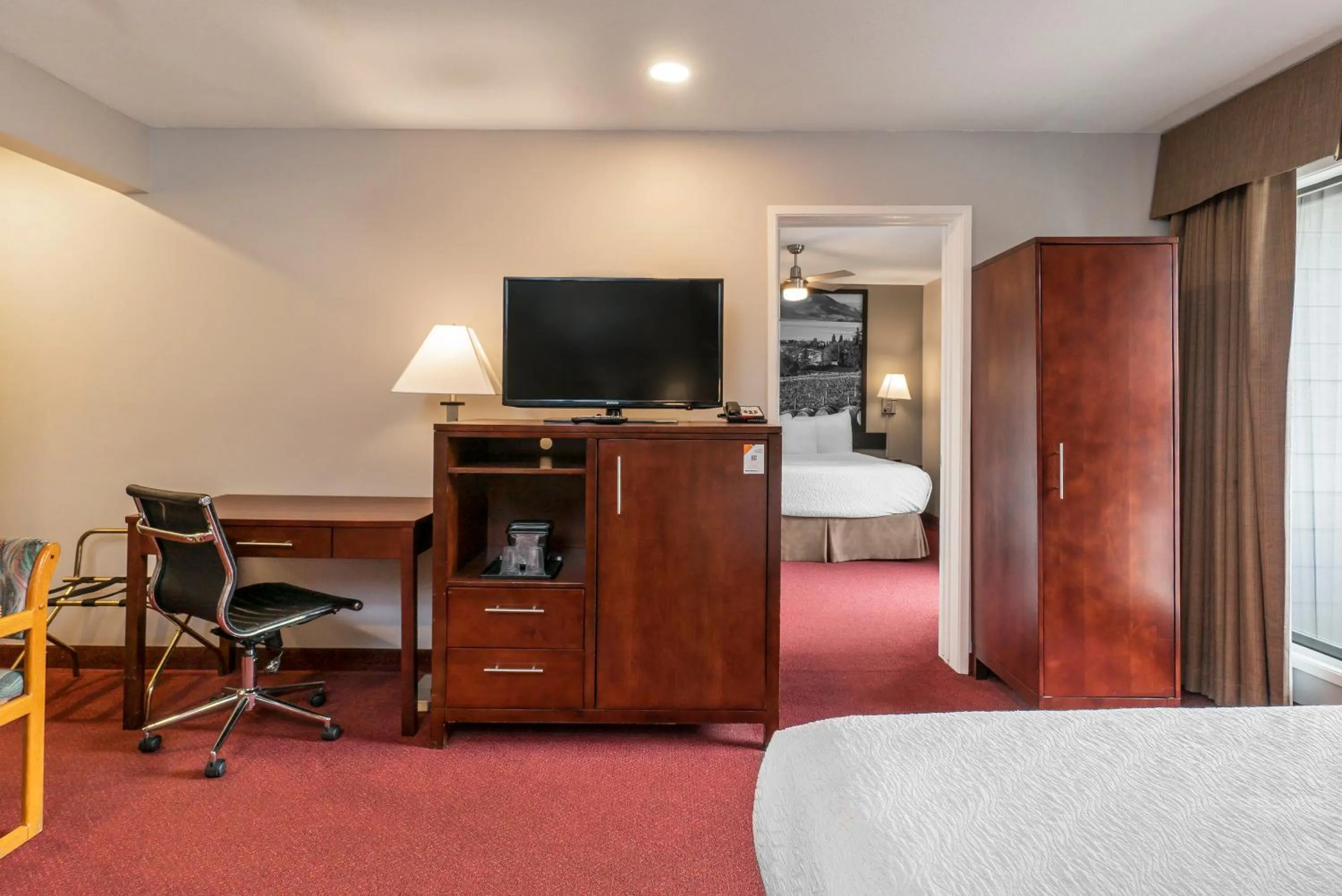 Queen Studio Suite - Non-Smoking - Non Pet Friendly in Quality Inn & Suites