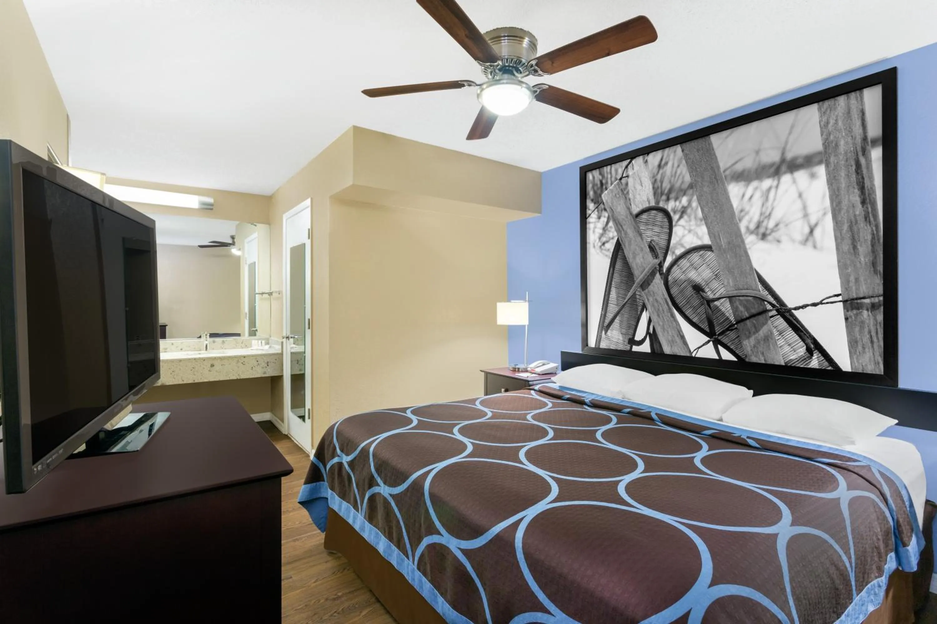 One-Bedroom King Suite - Non-Smoking in Super 8 by Wyndham Ellenton Bradenton Area