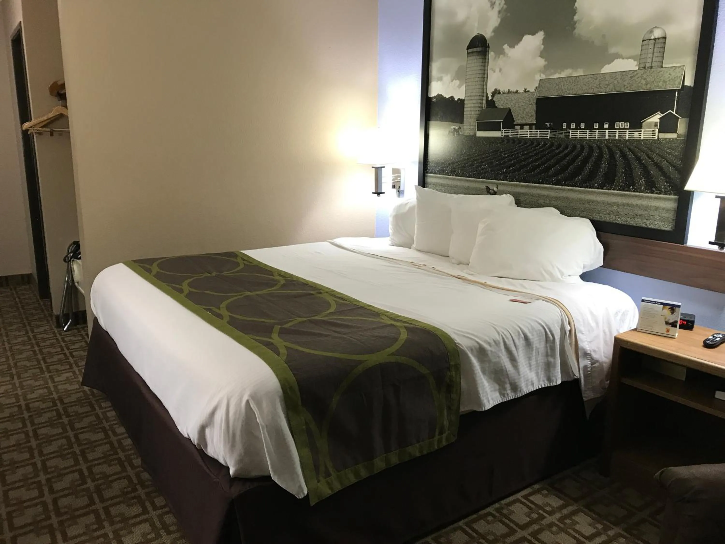 Queen Room - Non-Smoking in Super 8 by Wyndham Omaha/West Dodge