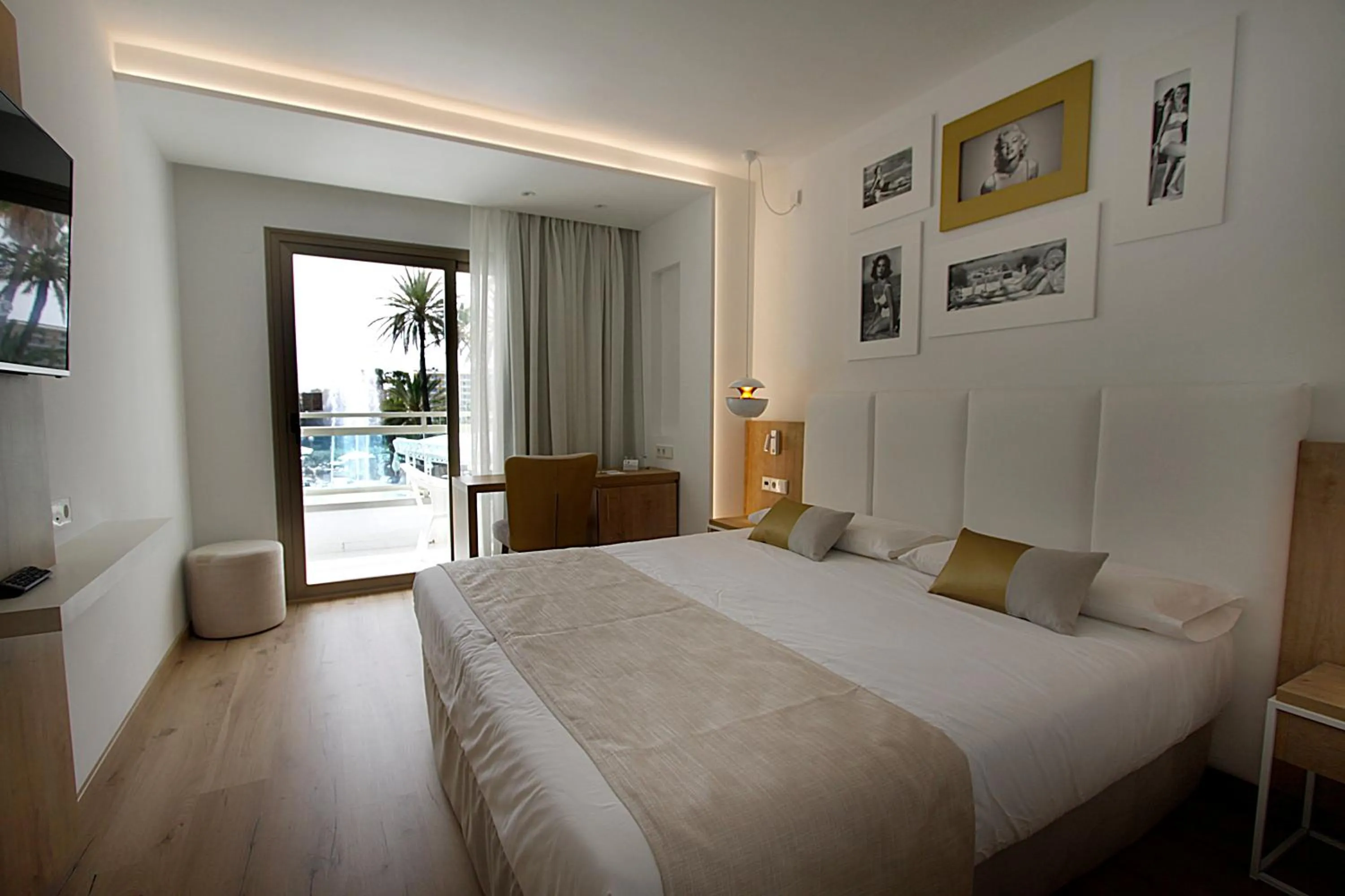 Standard Double Room with Pool View in BG Rei del Mediterrani