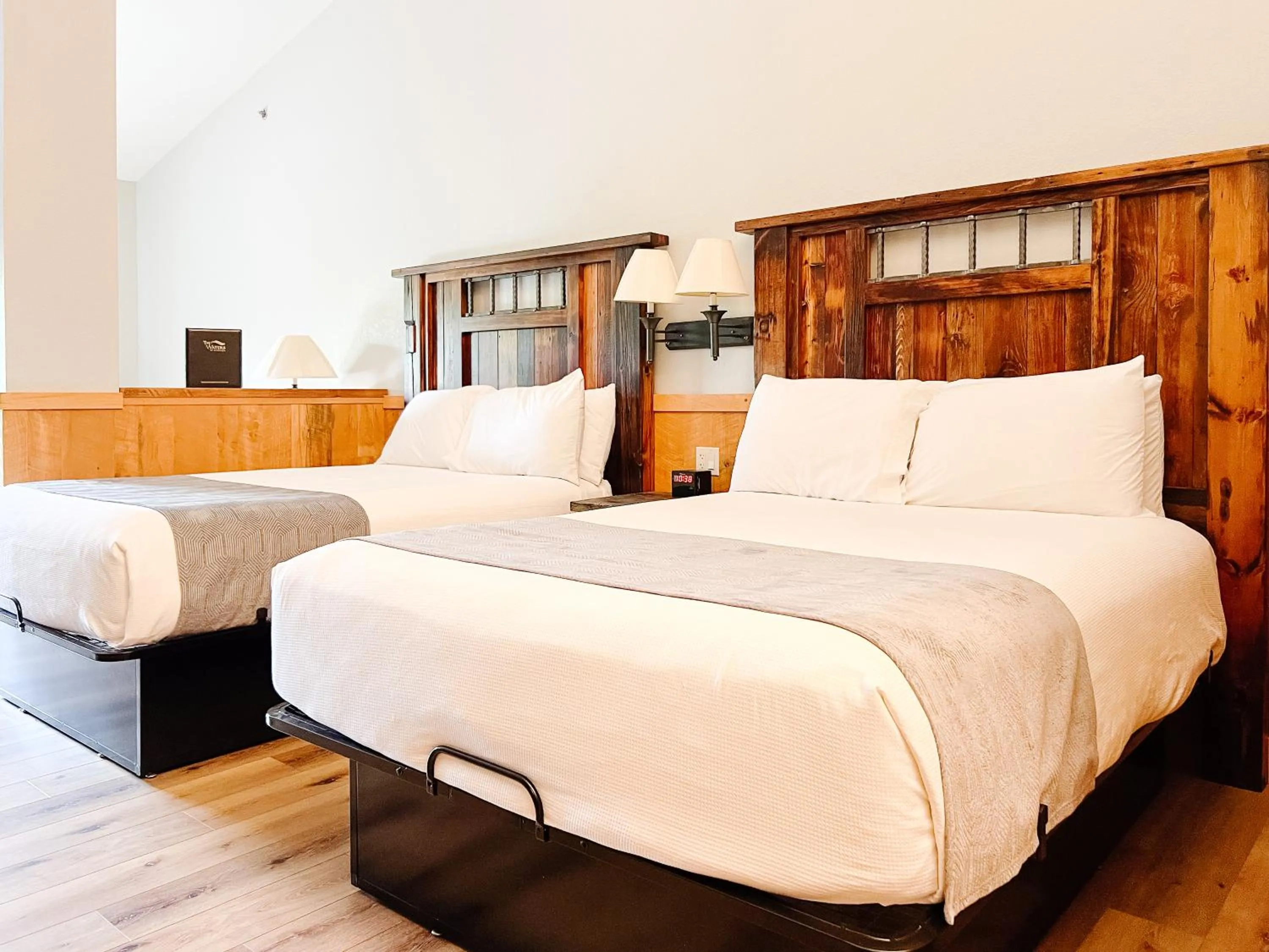 Deluxe Queen Suite in The Waters of Minocqua