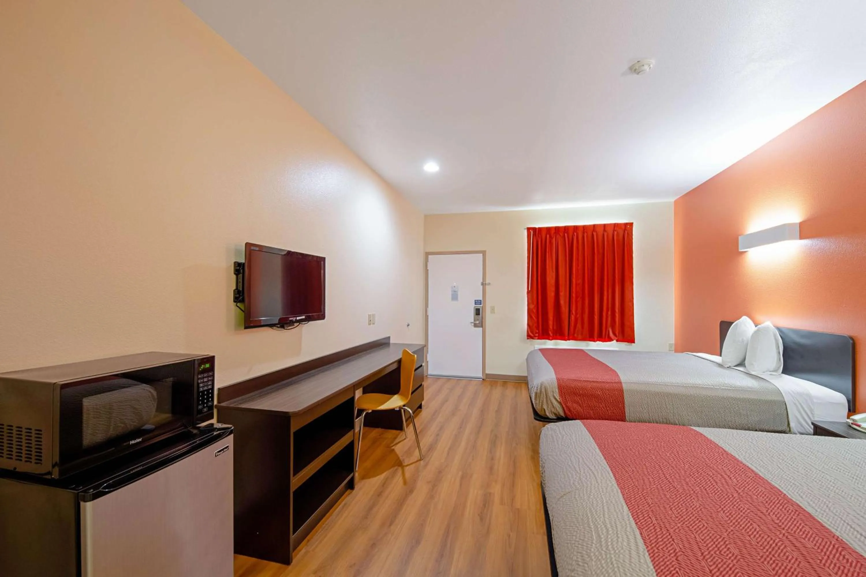 Queen Room with Two Queen Beds - single occupancy - Non-Smoking in Motel 6-Rhome, TX