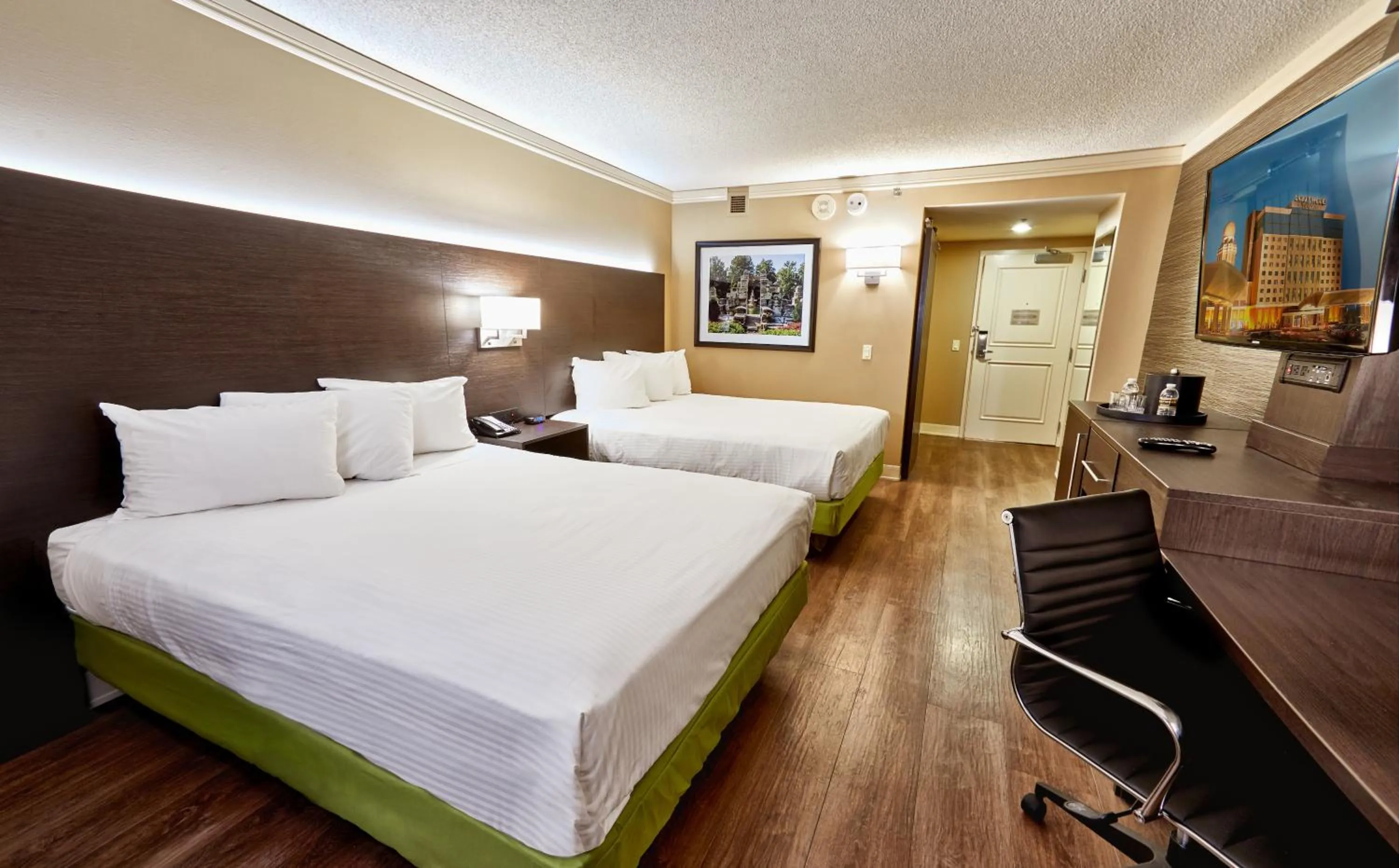Deluxe Queen Room with Two Queen Beds - Non-Smoking in Hollywood Casino St. Louis