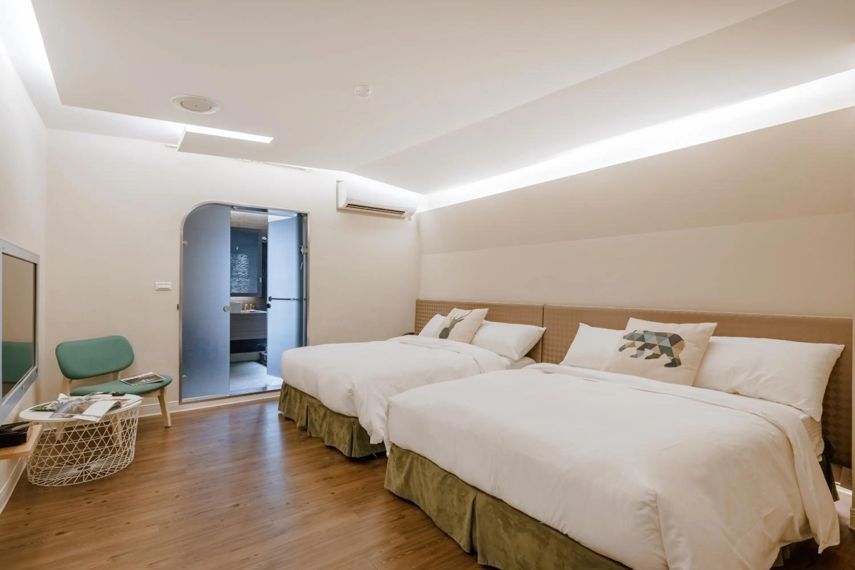 Standard Quadruple Room in Ya Nold Hot Spring Hotel