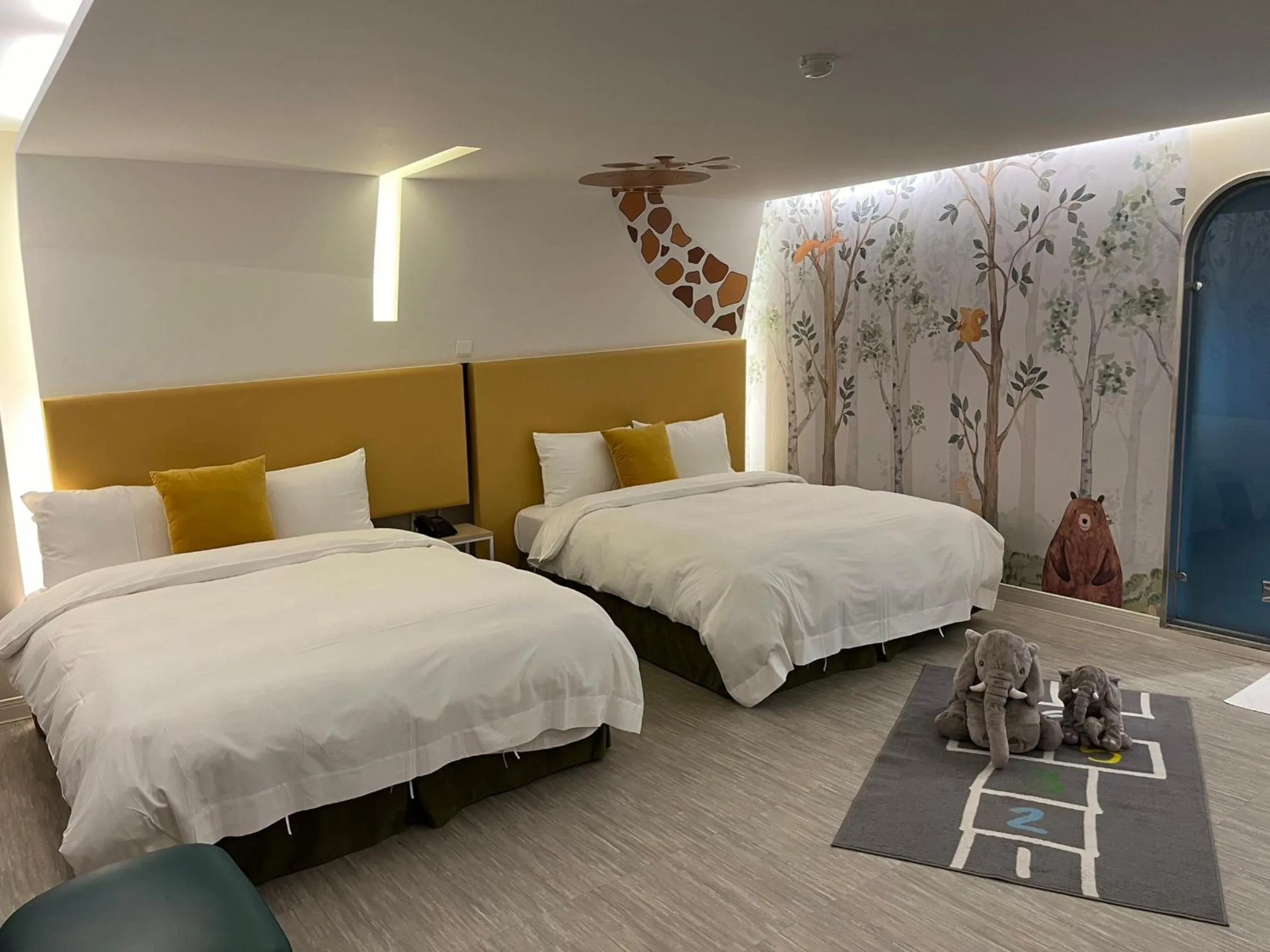 Deluxe Family Suite in Ya Nold Hot Spring Hotel