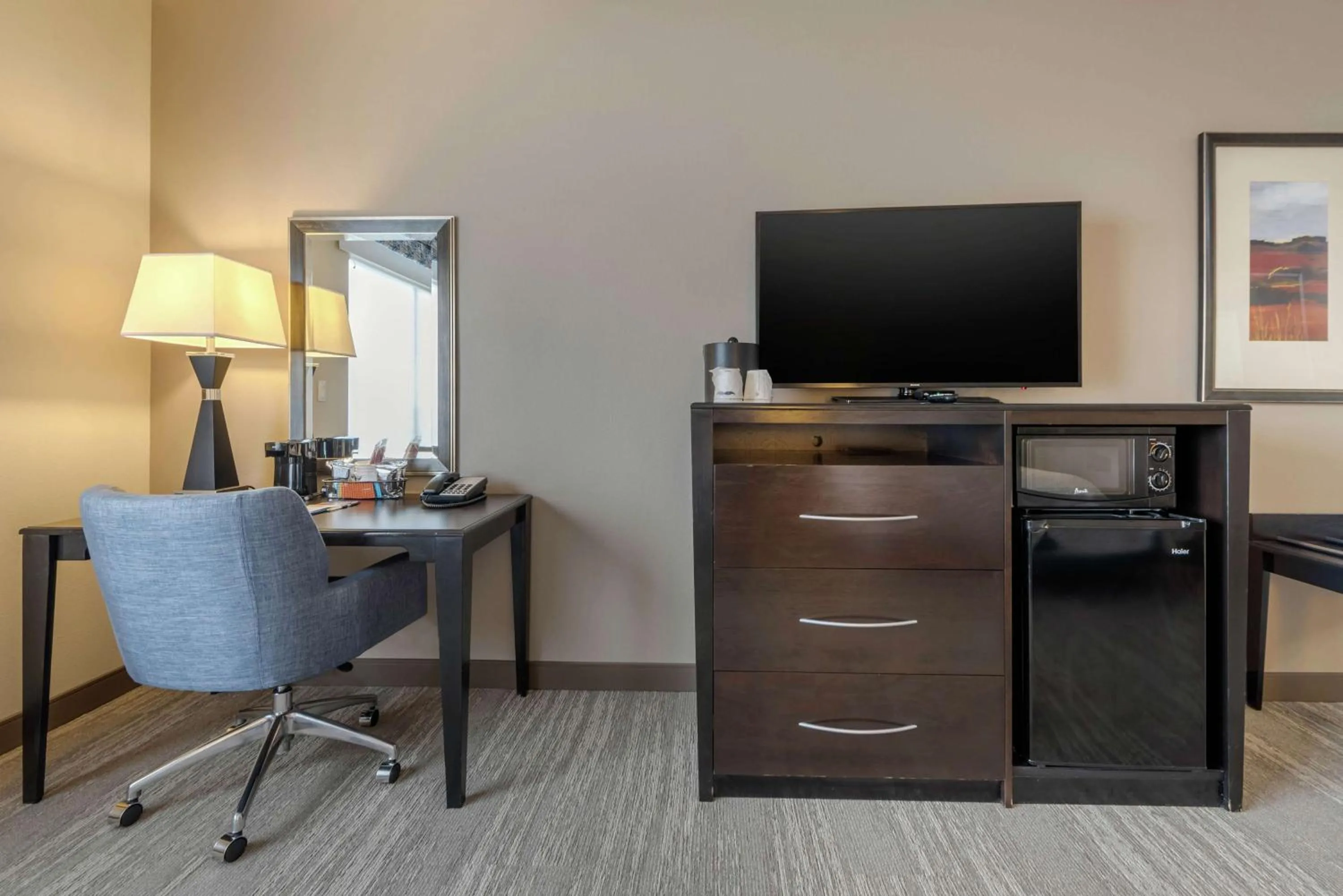 Queen Room with Two Queen Beds - Mobility and Hearing Access/Non-Smoking in Hampton Inn Alamosa