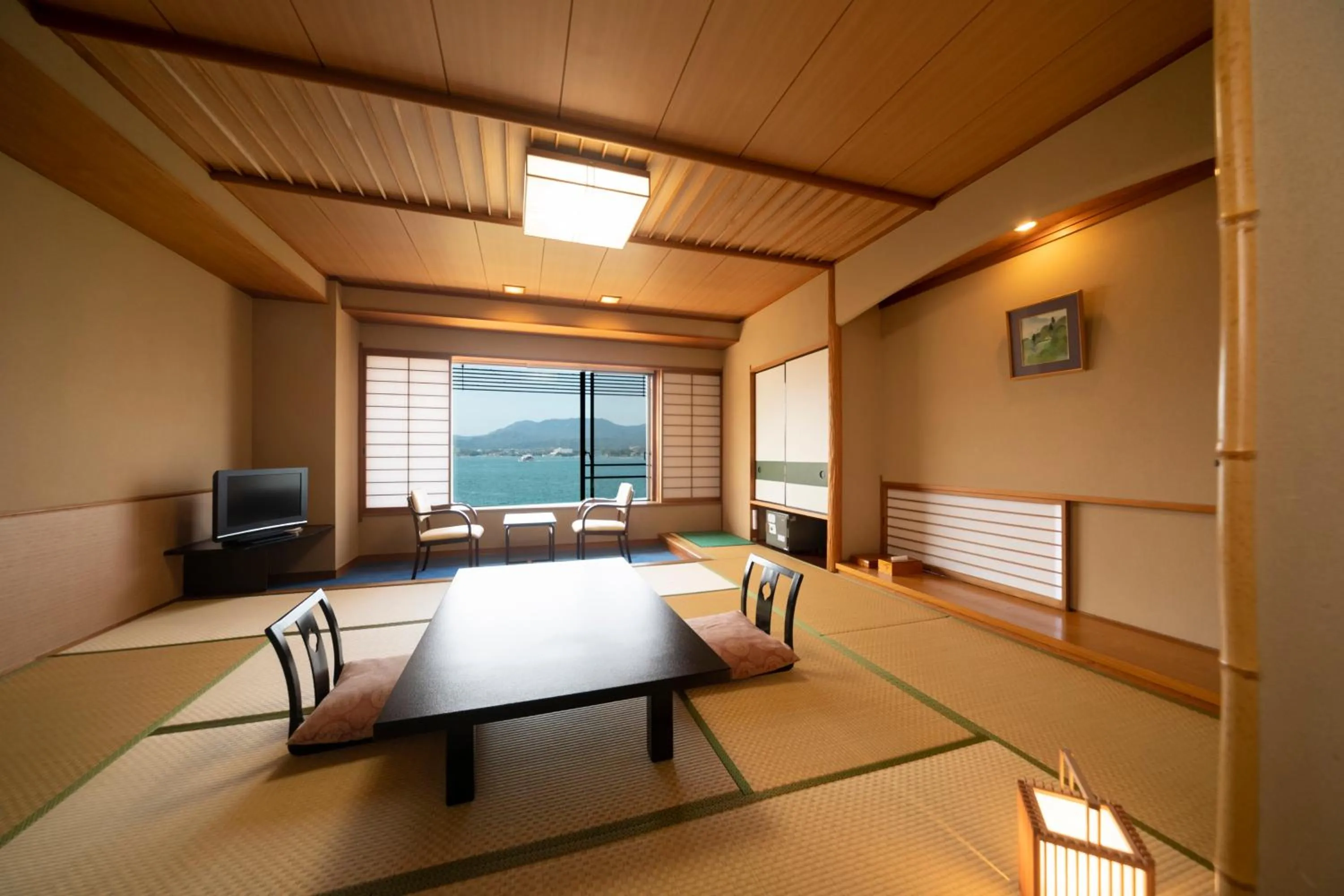 Japanese-Style Room with Sea View in Hotel Miya Rikyu