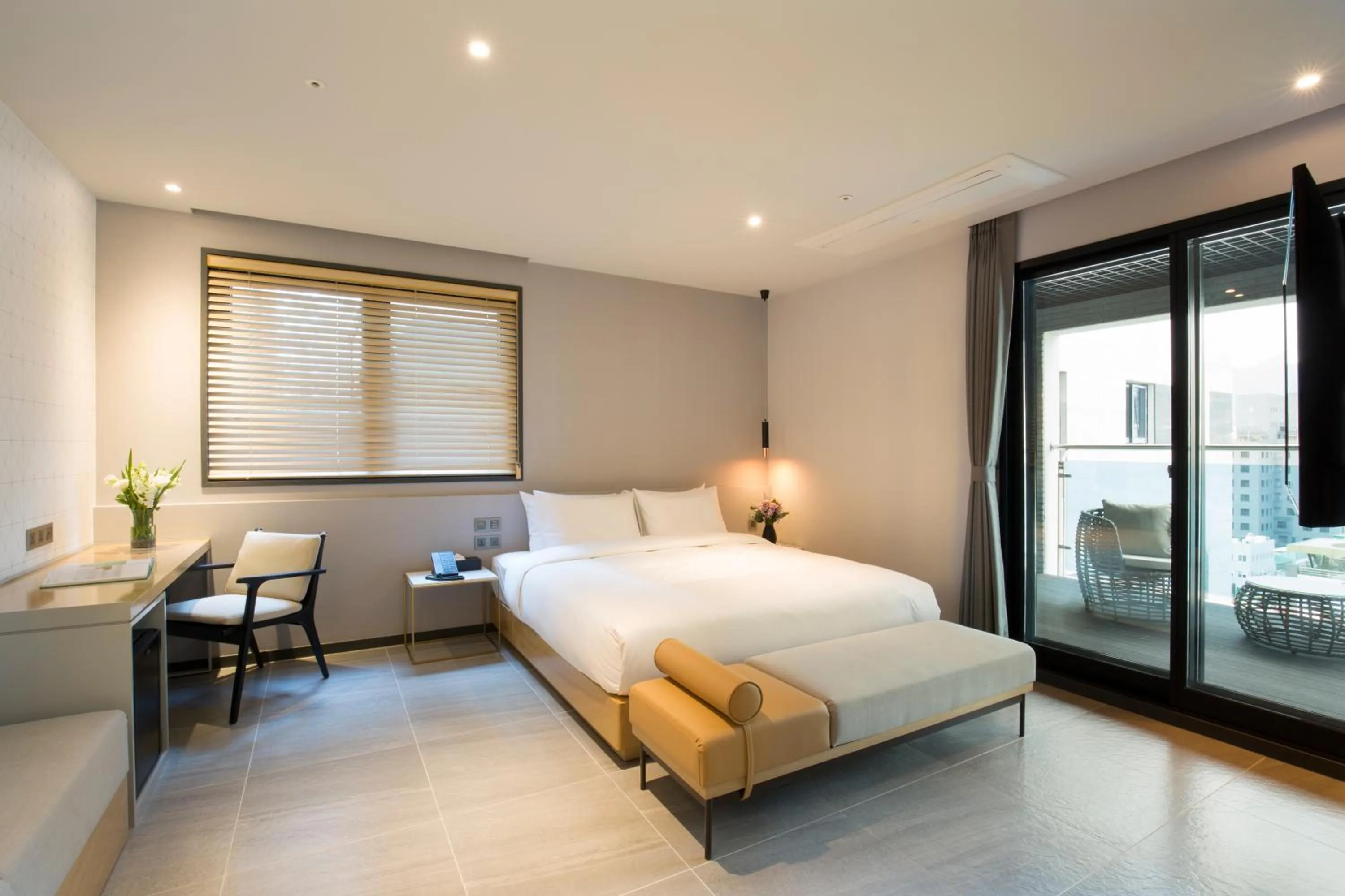 Double Room with Balcony in Nampo Hound Hotel Premier