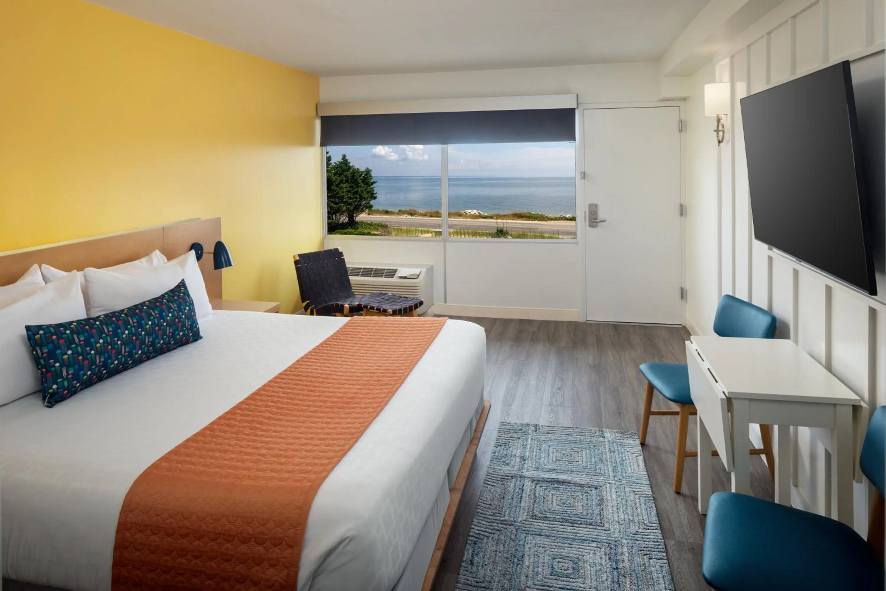 Premium Bay View King Room in Harbor Hotel Provincetown