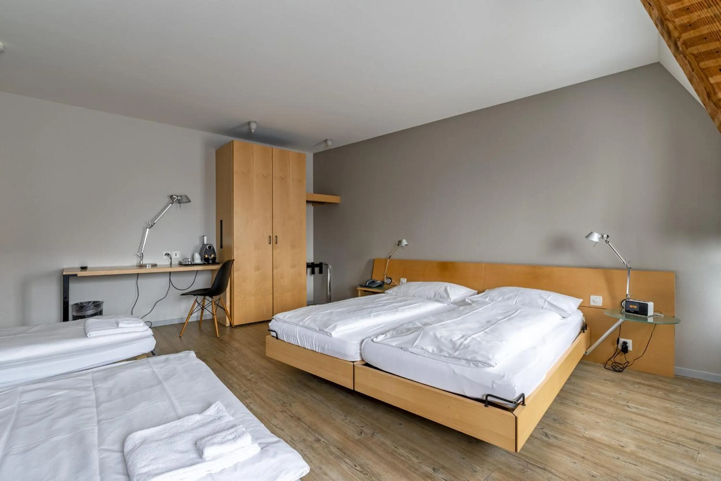 Family Room in Royal Hotel - Urban Living