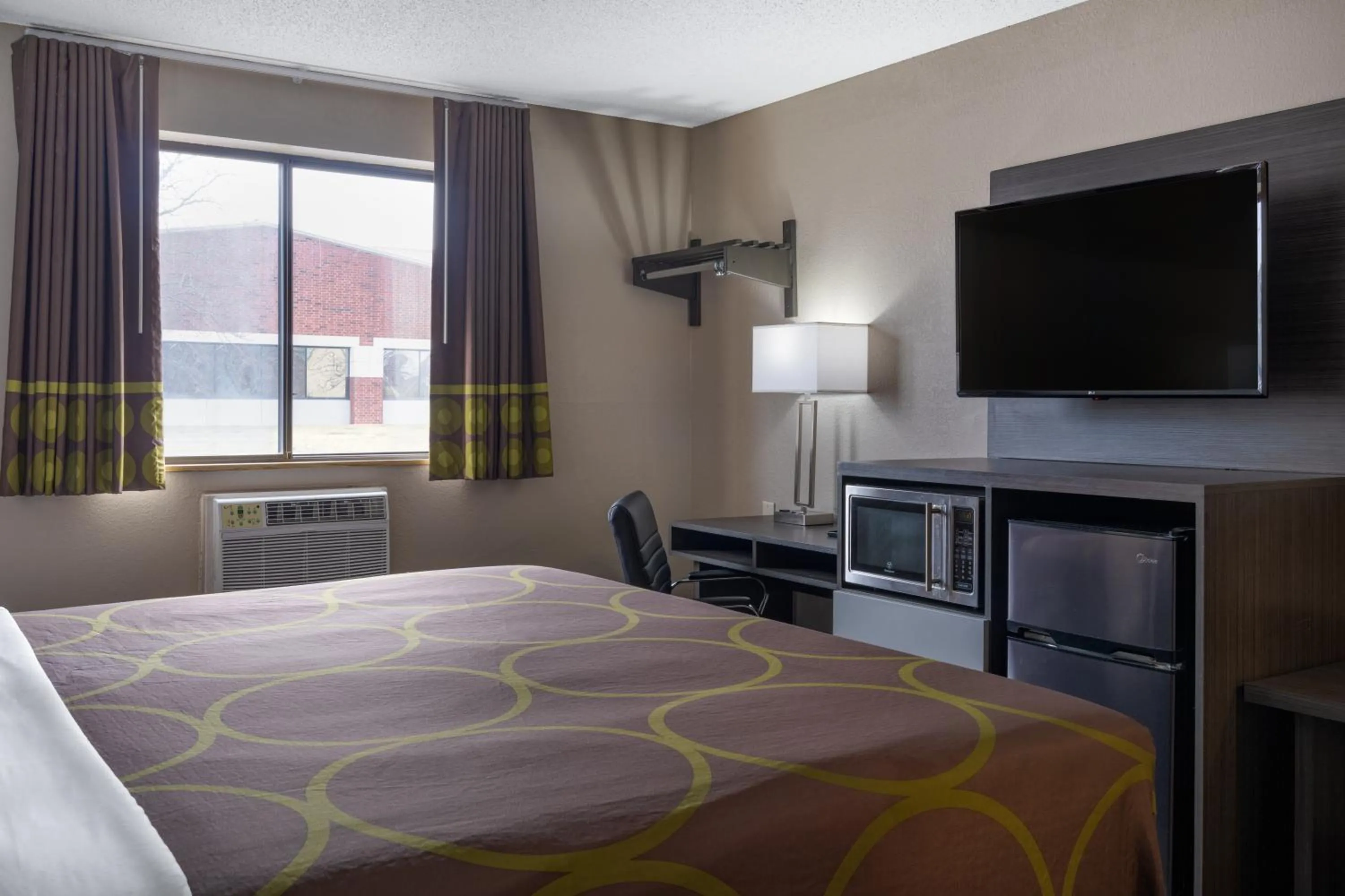 Queen Room with Two Queen Beds - Non-Smoking in Super 8 by Wyndham Merrillville