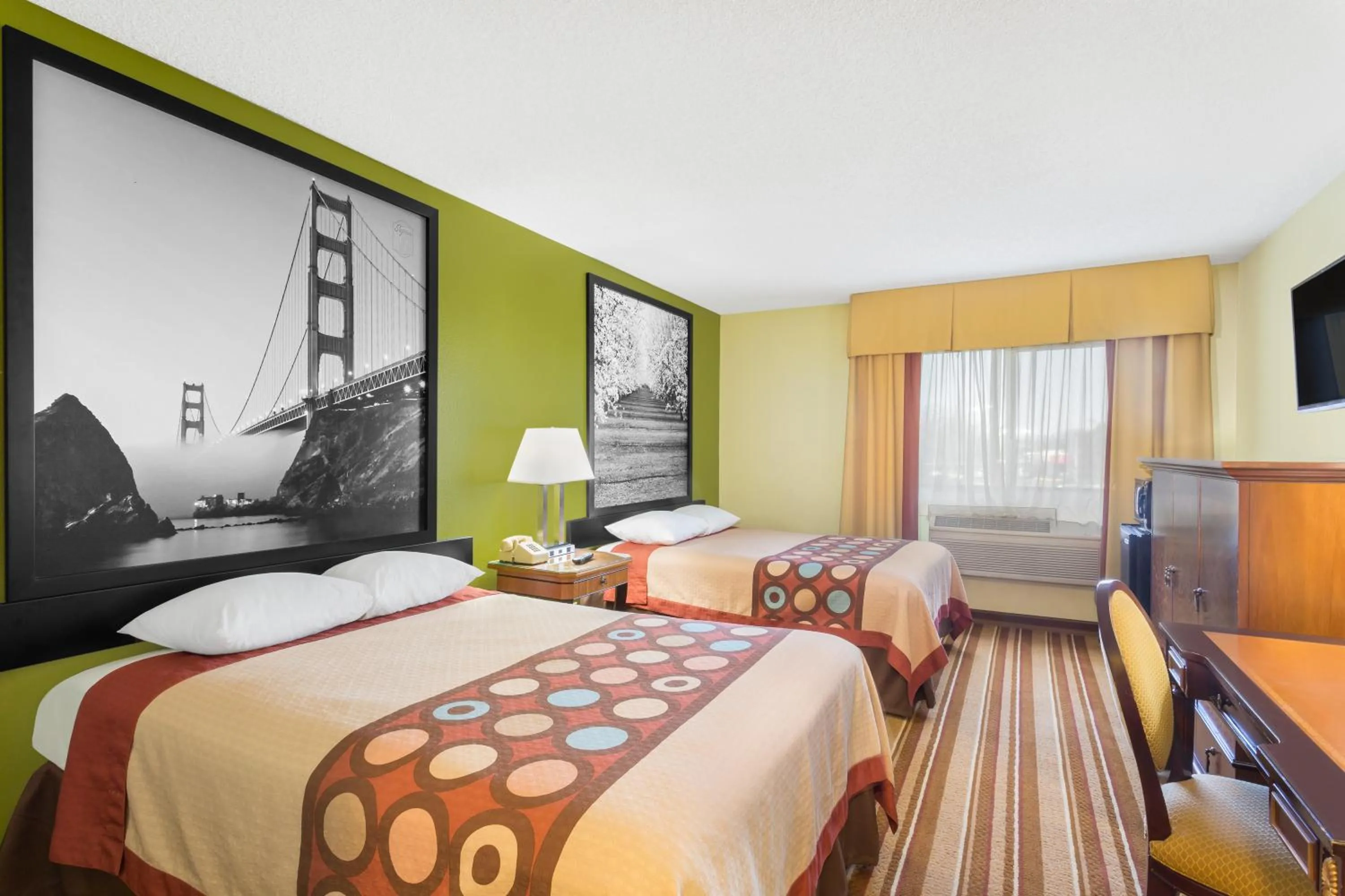 Queen Room with Two Queen Beds - Smoking in Super 8 by Wyndham Chico