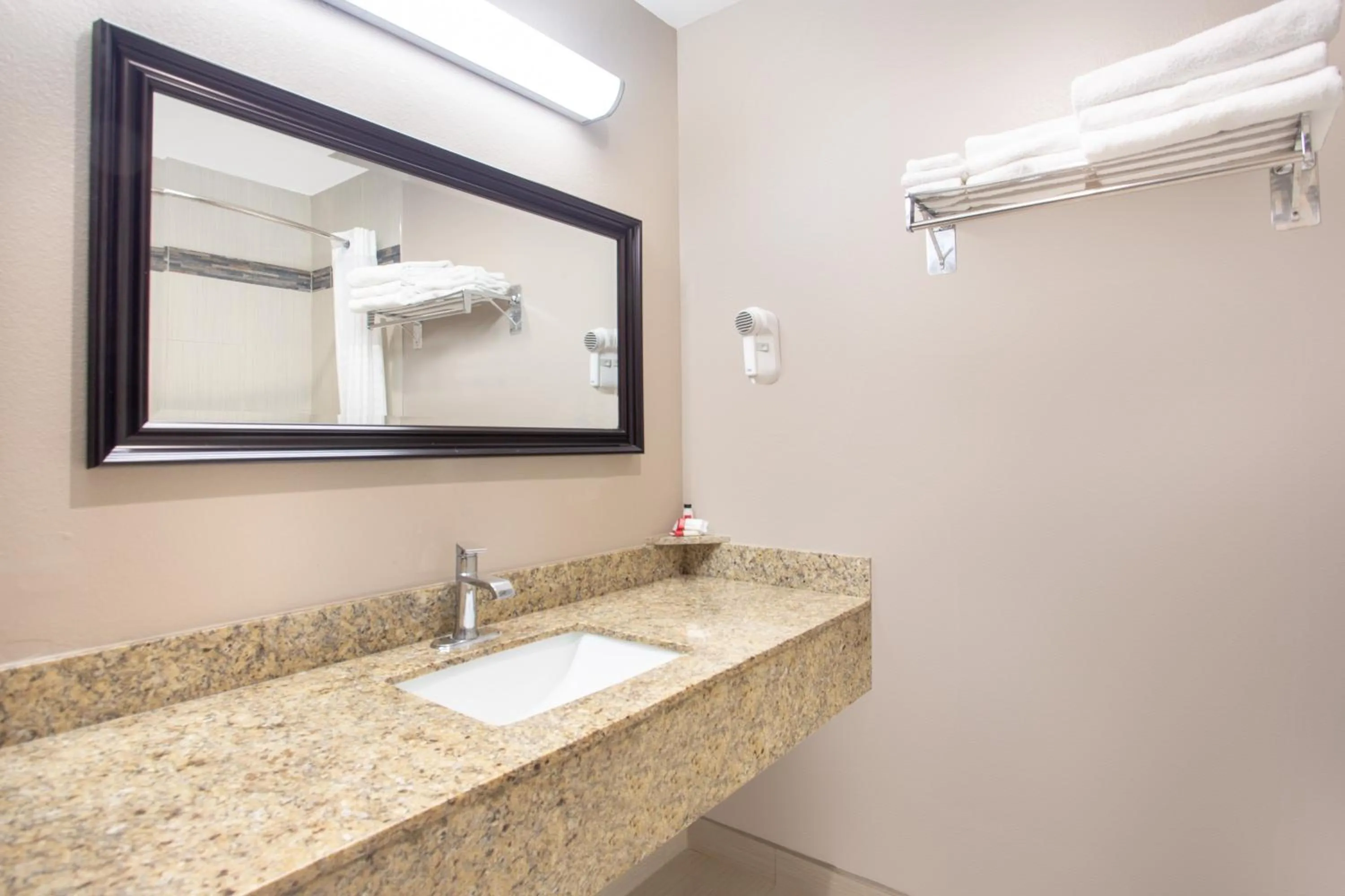 Deluxe Queen Room with Two Queen Beds - Non-Smoking in Super 8 by Wyndham Chico