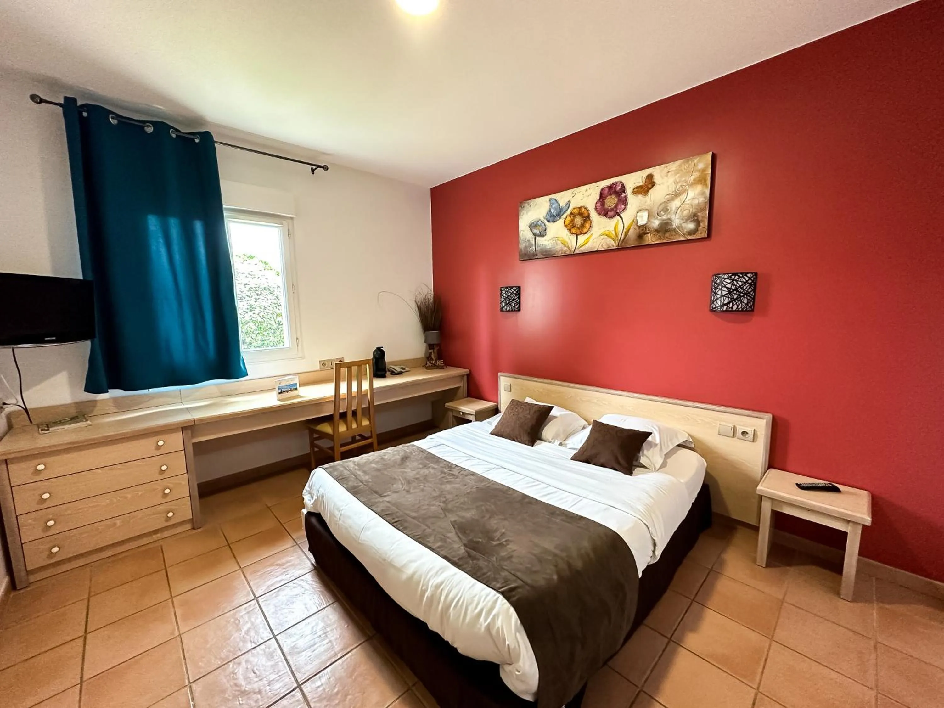 Twin or Double Room in Hôtel et Restaurant Logis Le Mas de Mon Père