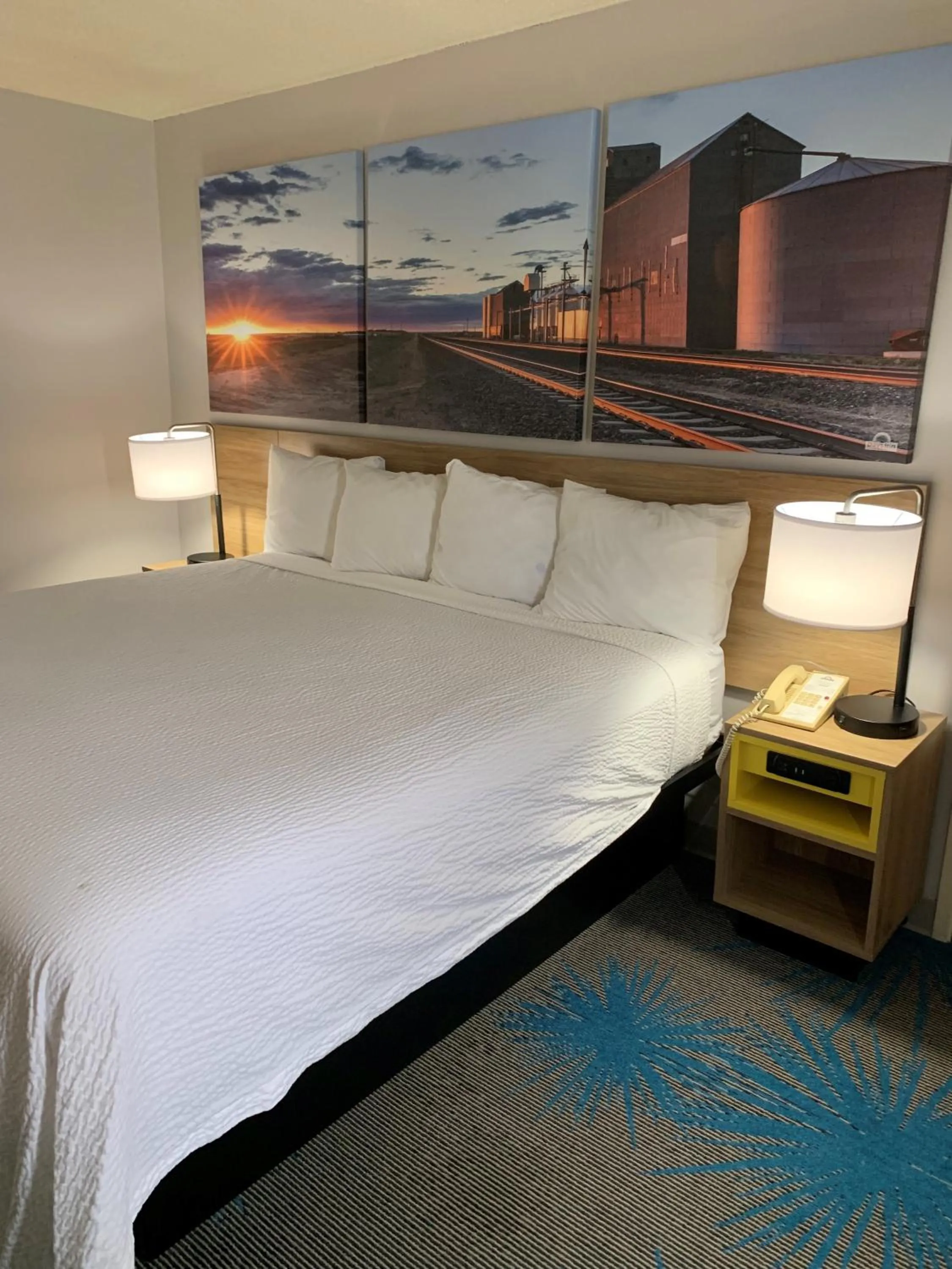 Business King Room - Non-Smoking in Days Inn by Wyndham Custer