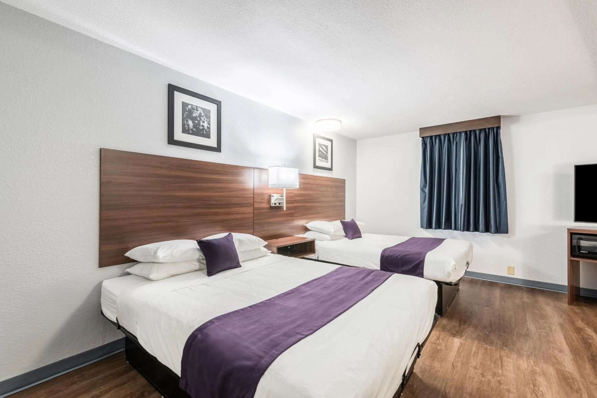 Deluxe Queen Room with Two Queen Beds in Americas Best Value Inn Searcy