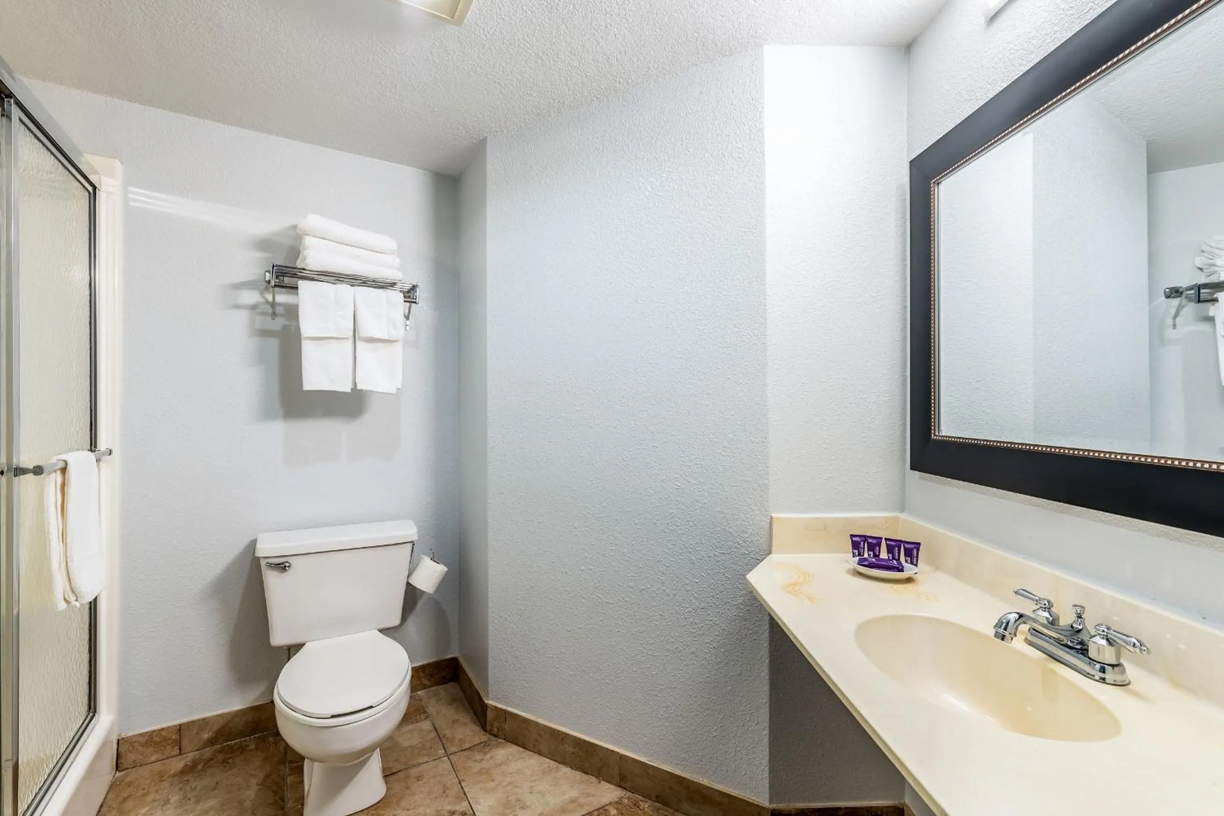 Deluxe Business Queen Room - Non Smoking in Americas Best Value Inn Searcy
