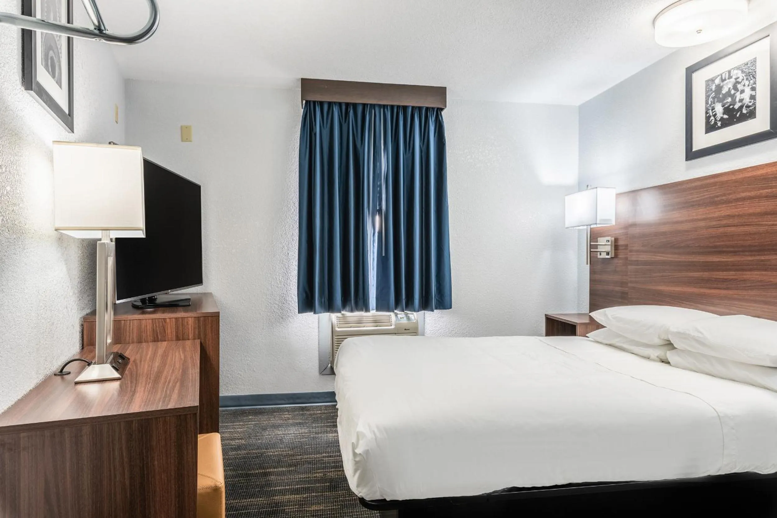 Deluxe Queen Room in Americas Best Value Inn Searcy