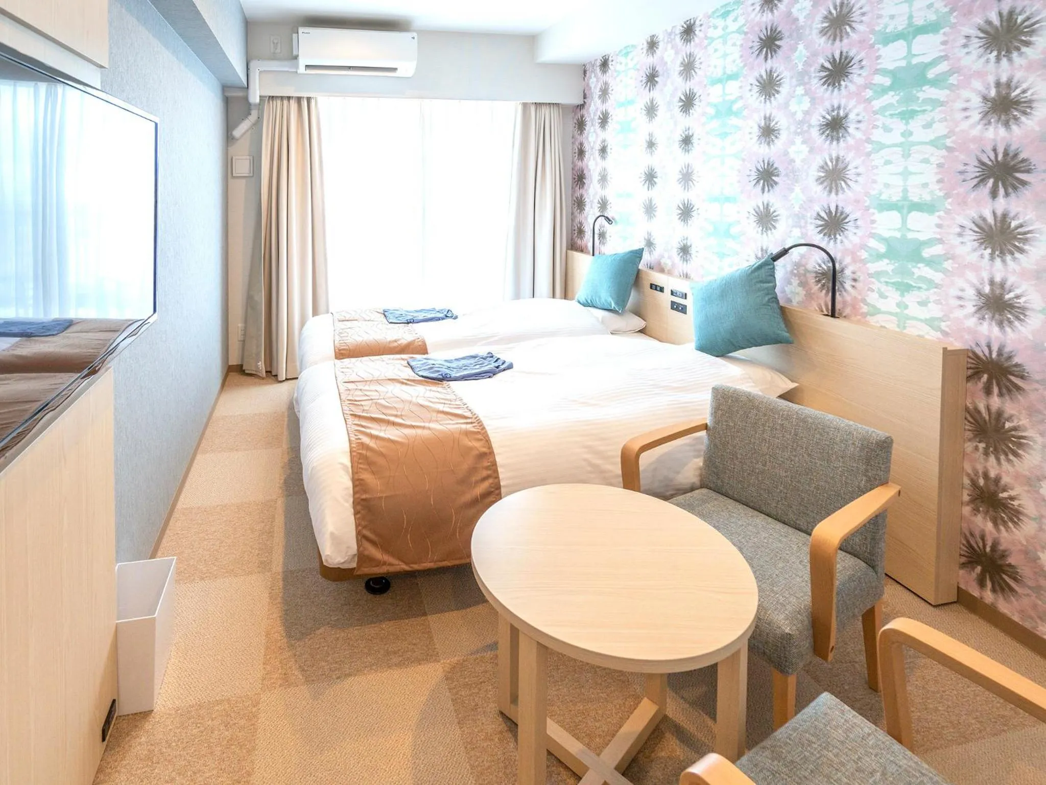 Standard Twin Room with Balcony in La'gent Hotel Okinawa Chatan Hotel and Hostel