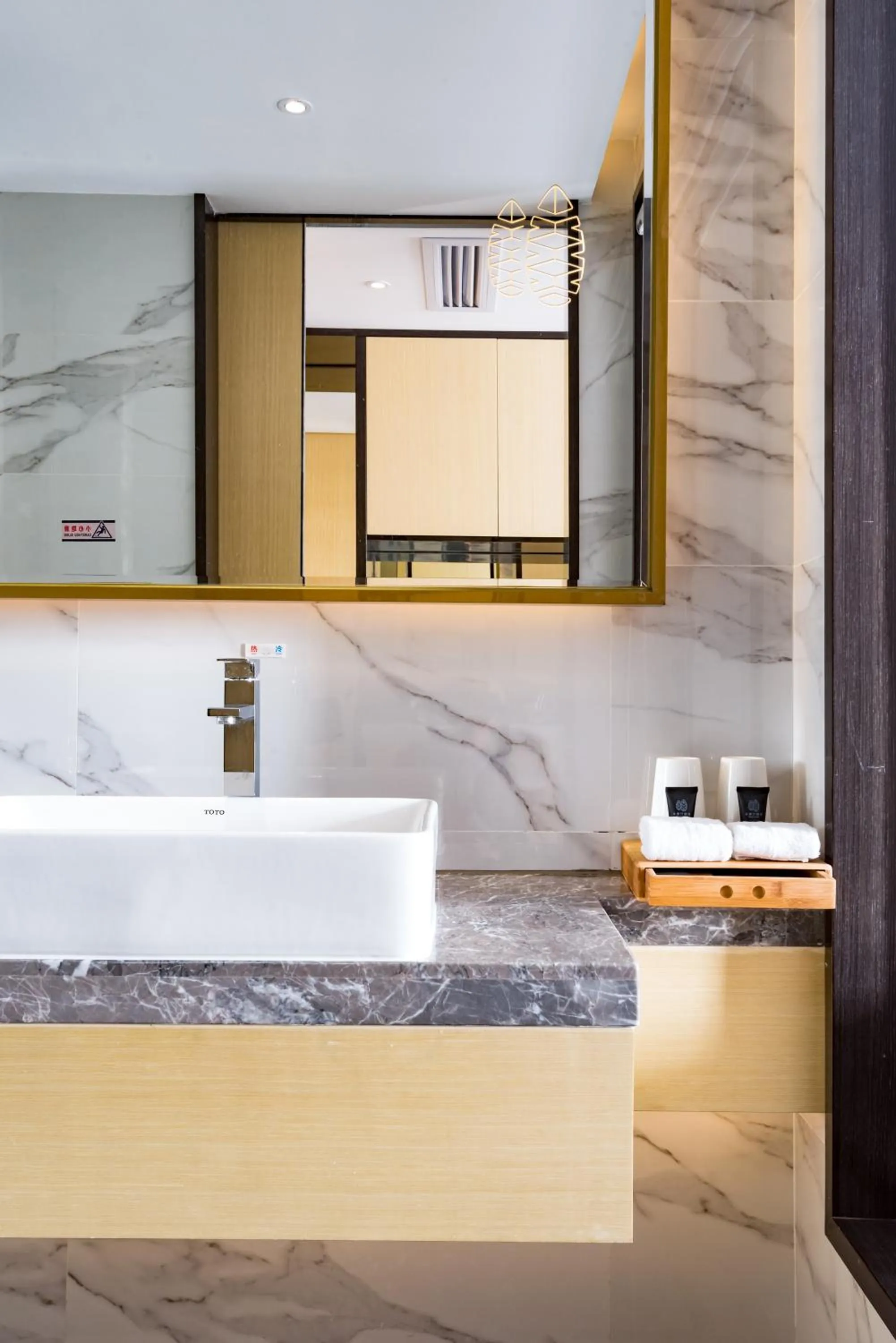 Deluxe Twin Room in Guangzhou Mustin Hotel