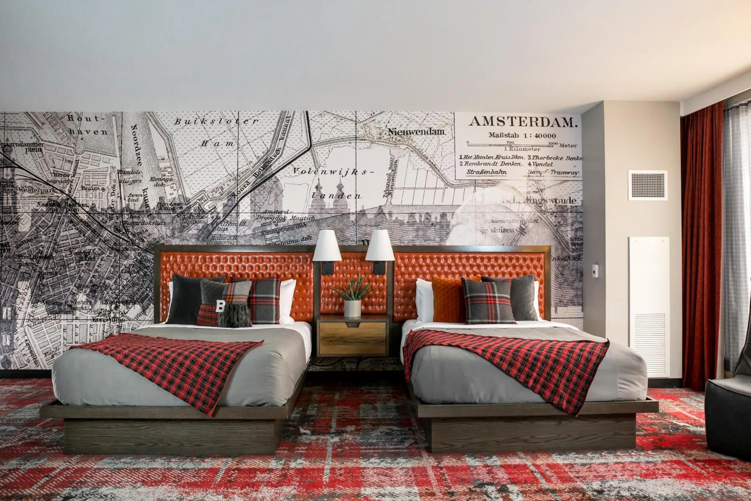 Queen Room with Two Queen Beds in Bobby Hotel