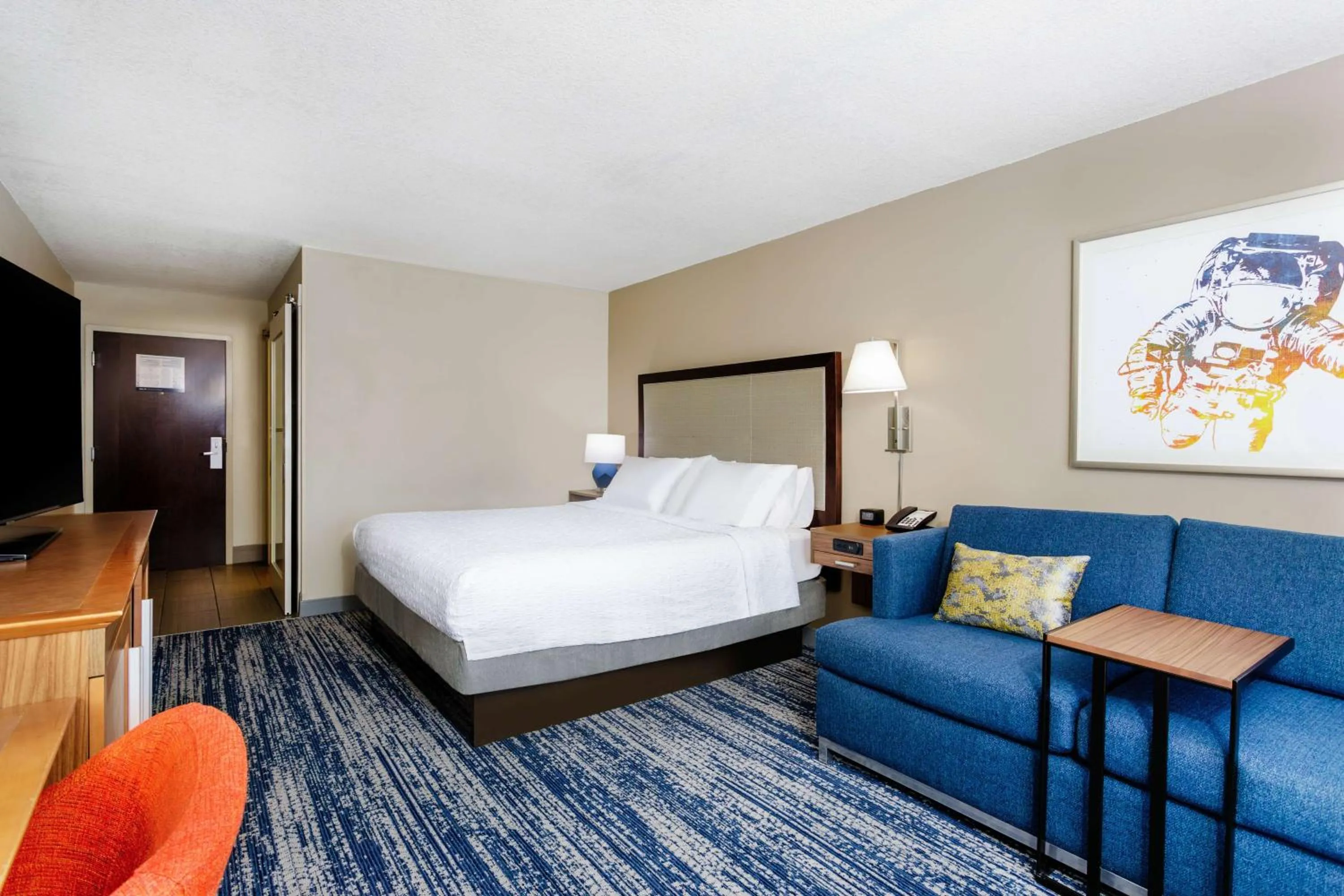 King Room with Sofa Bed and Study - Non-Smoking in Hampton Inn Titusville/I-95 Kennedy Space Center