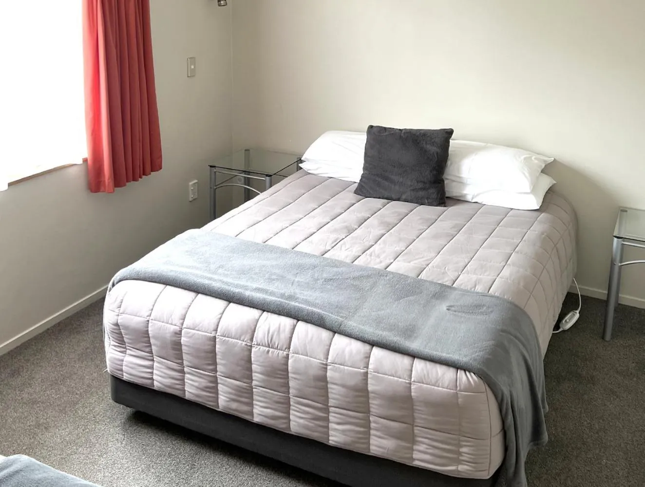 Two-Bedroom Apartment in Jade Court Motel